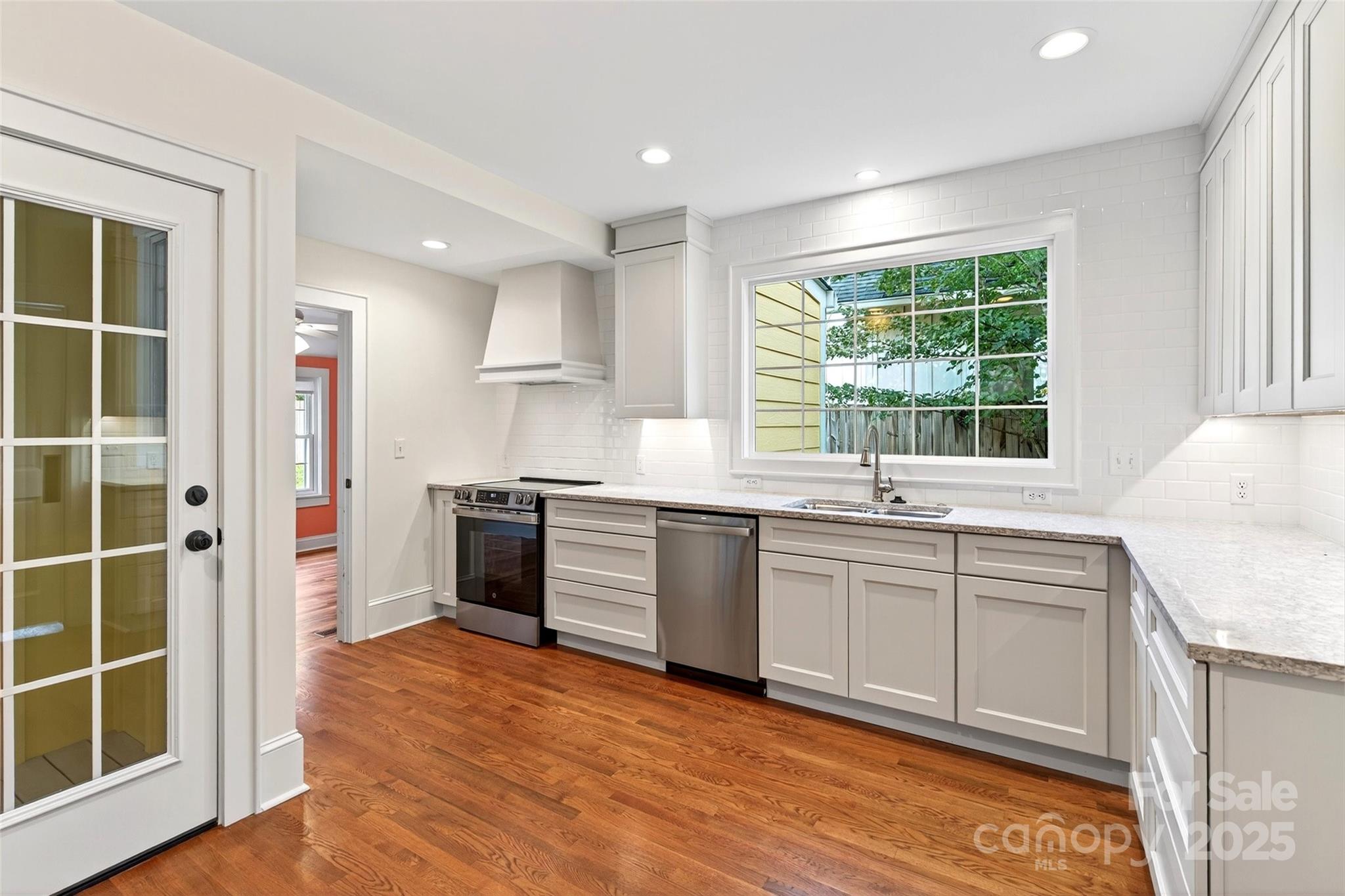 109 N Dougherty Street