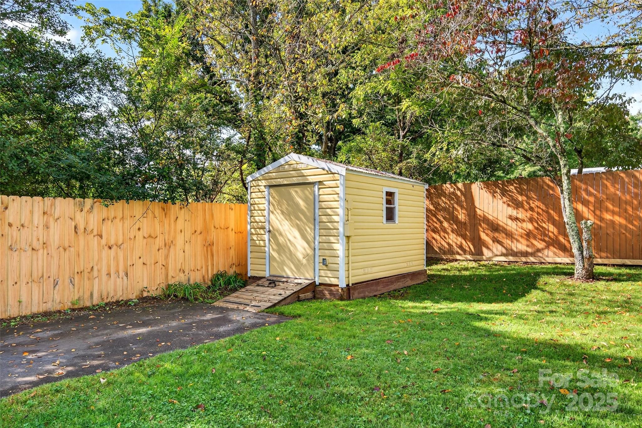 109 N Dougherty Street