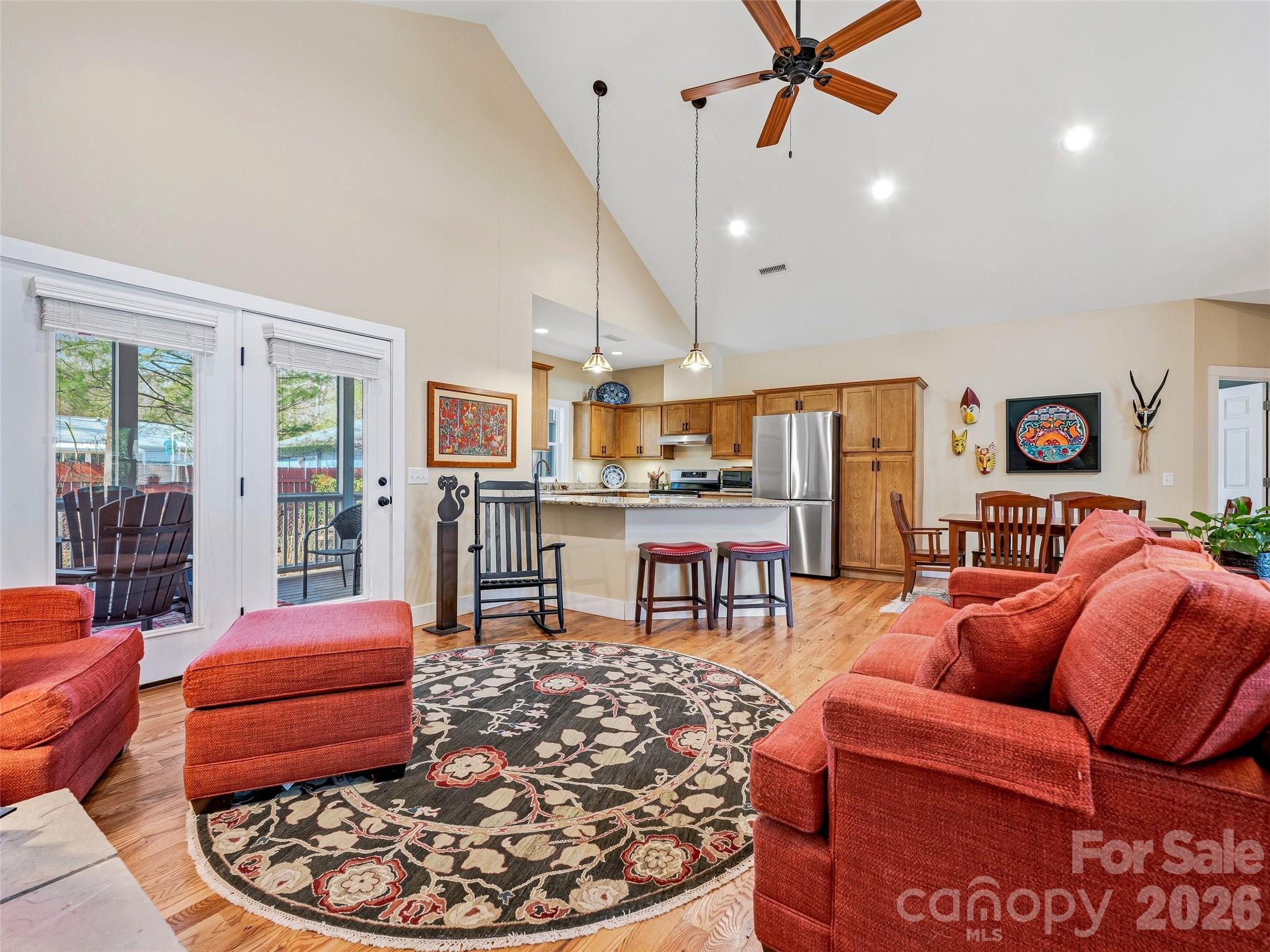 25 Woodbend Lane