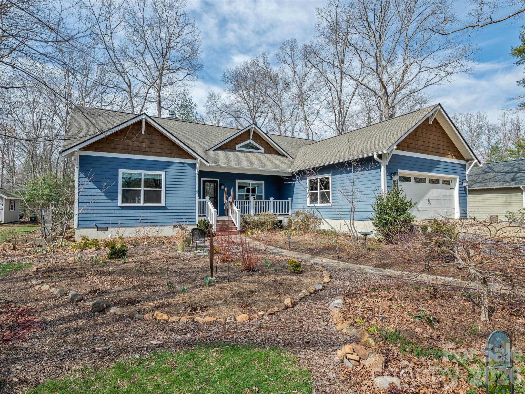 25 Woodbend Lane