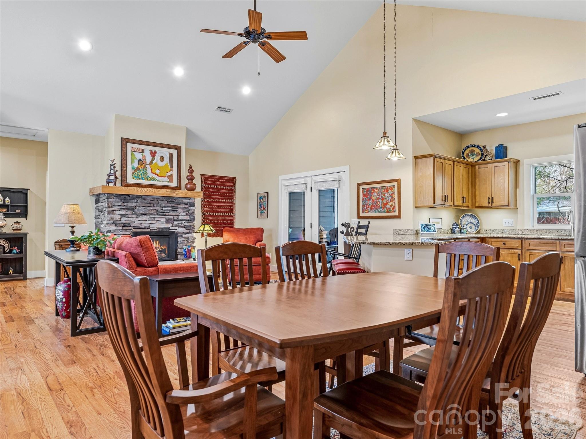 25 Woodbend Lane