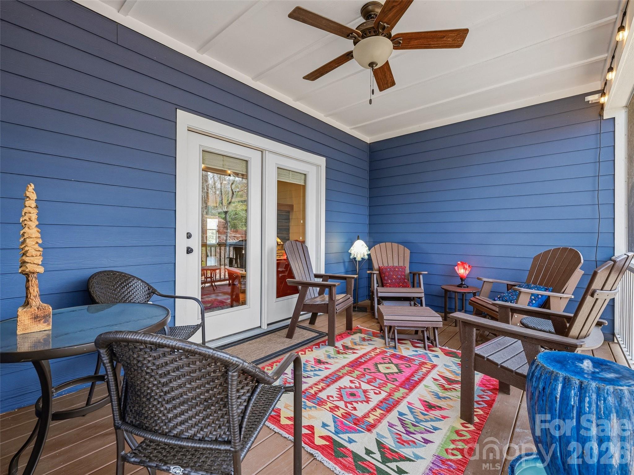 25 Woodbend Lane