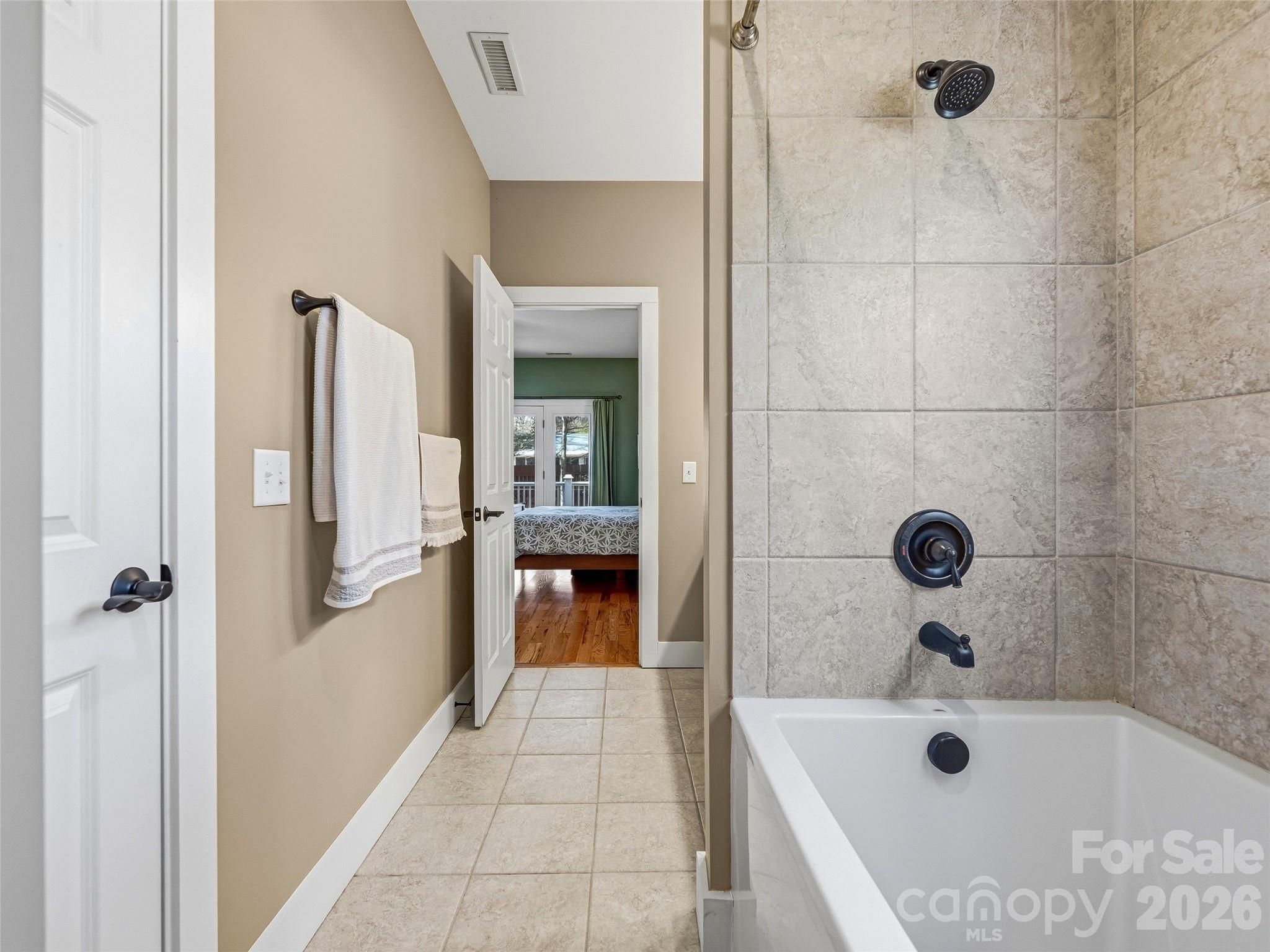 25 Woodbend Lane