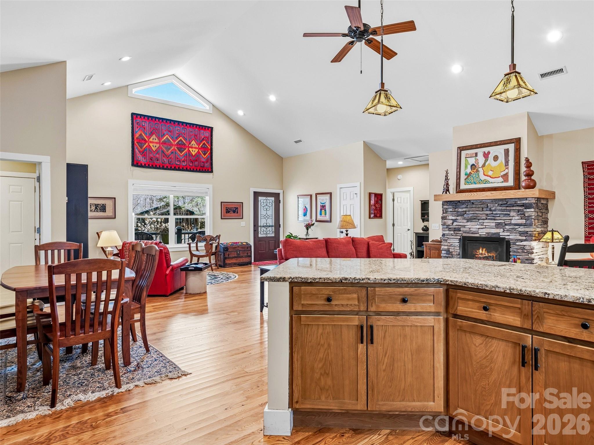 25 Woodbend Lane