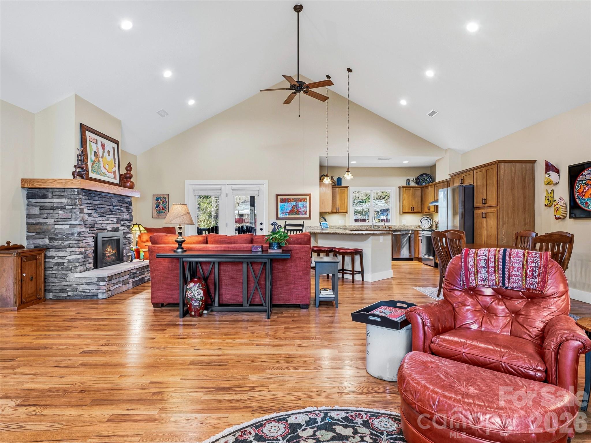25 Woodbend Lane