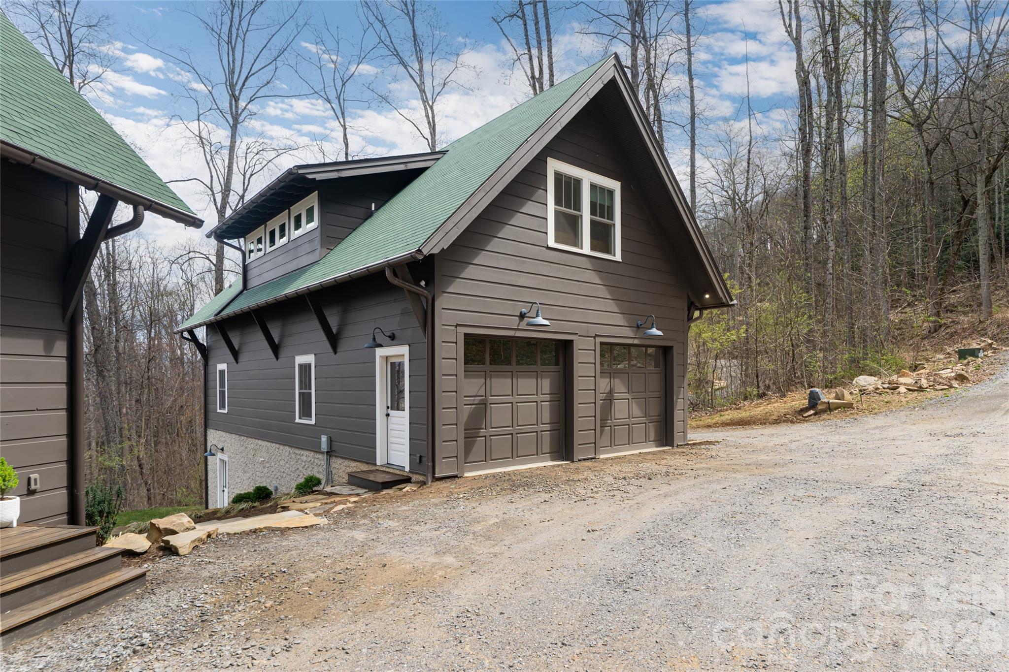 51 Summit Road