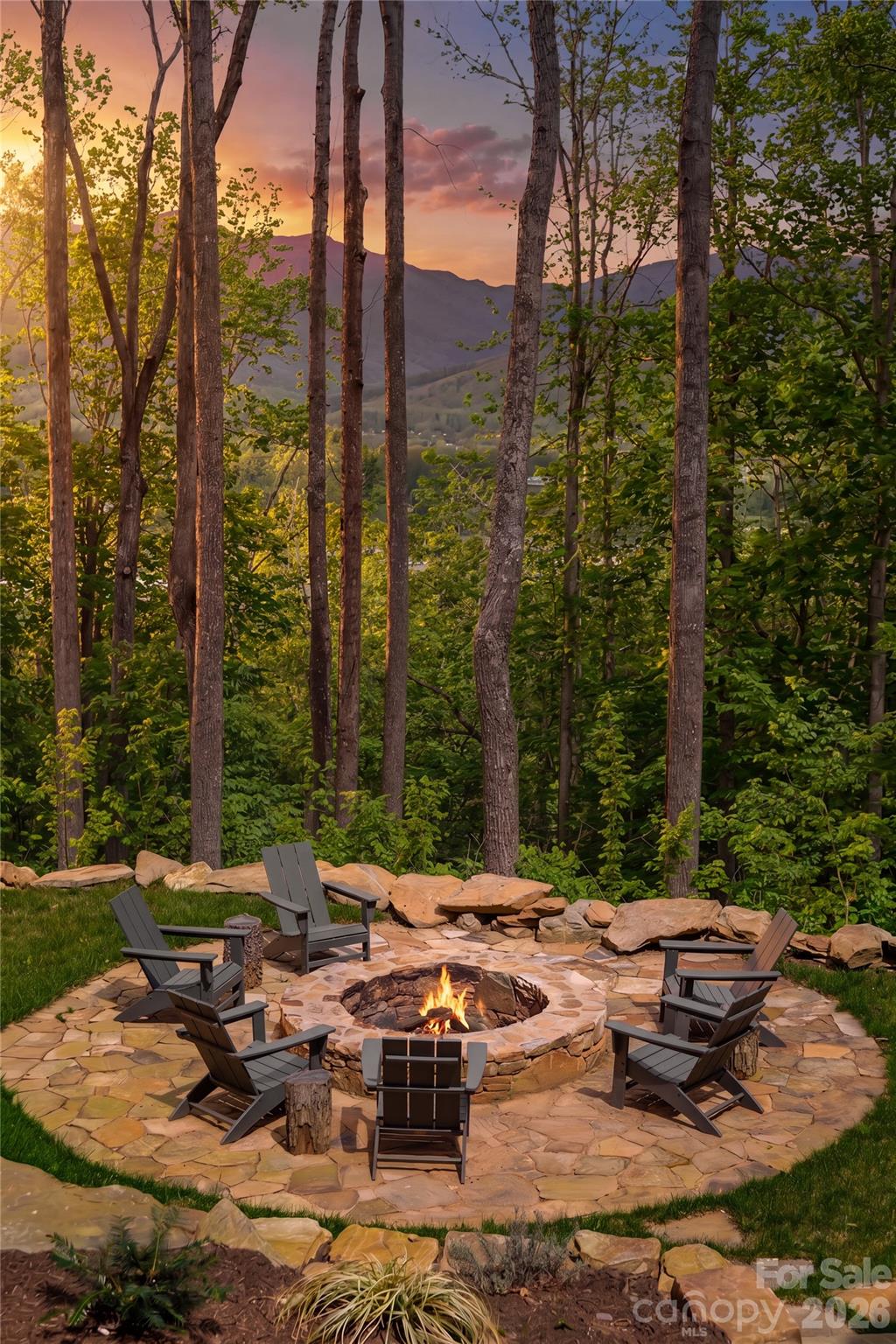 51 Summit Road