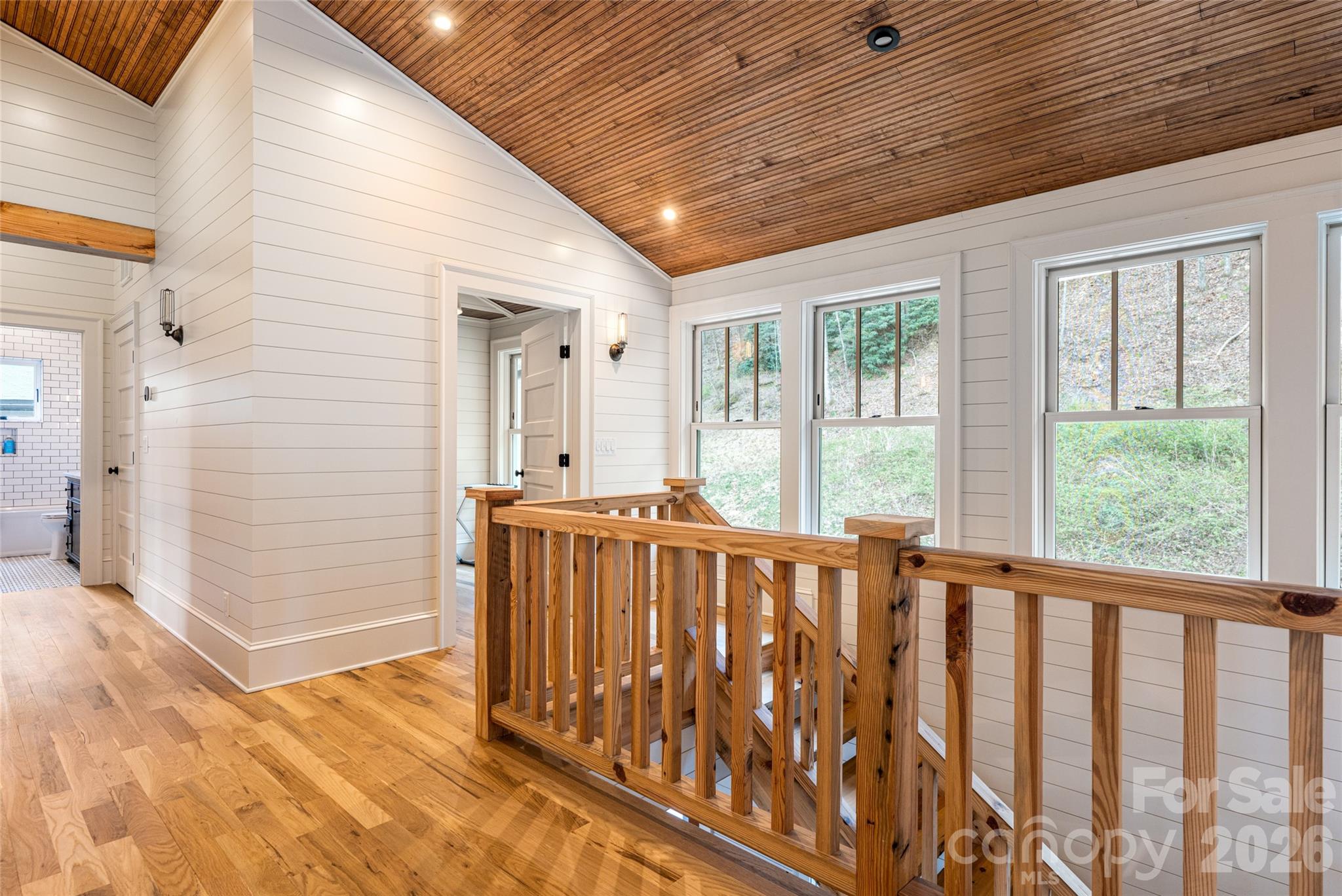 51 Summit Road