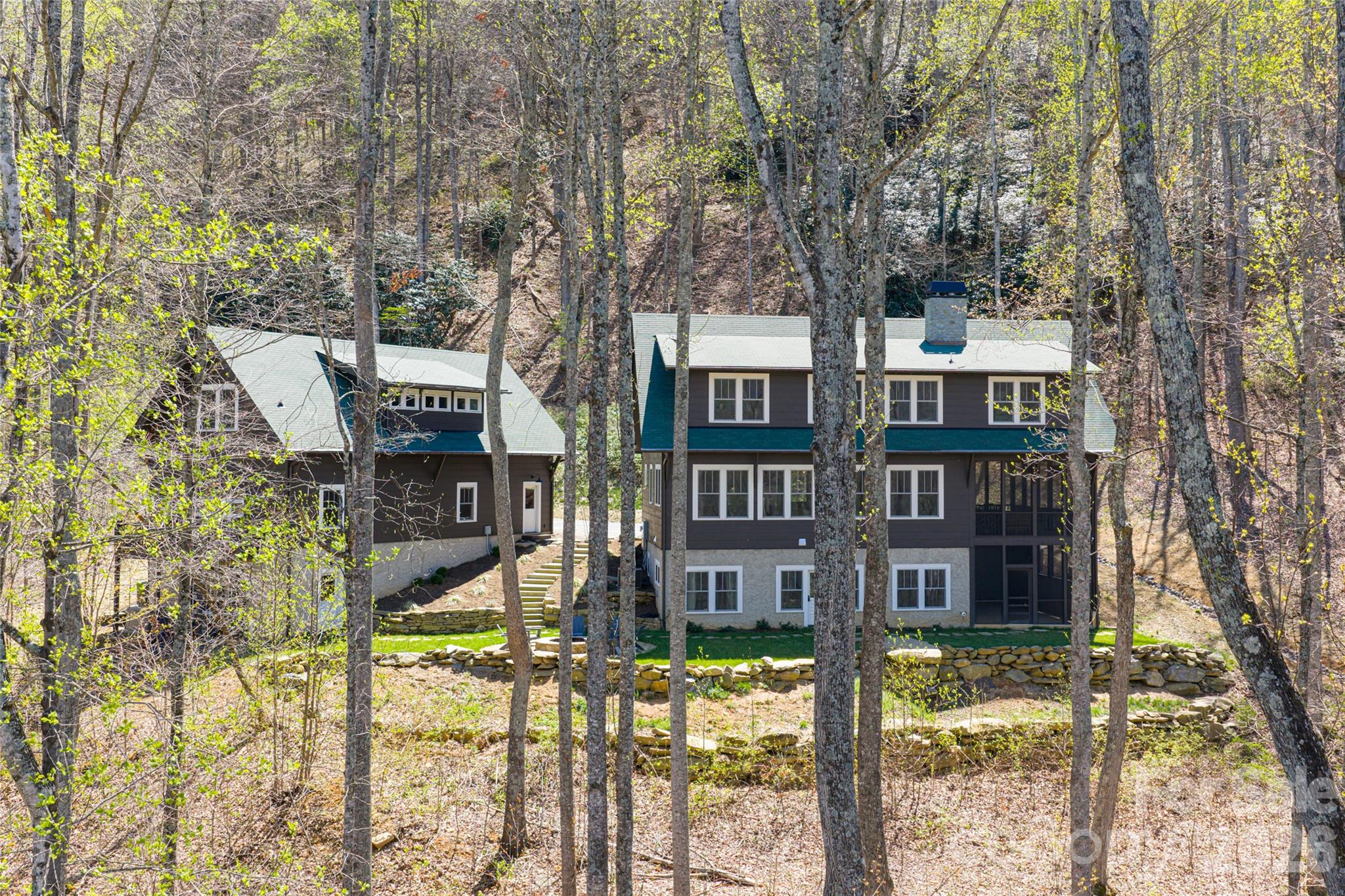51 Summit Road