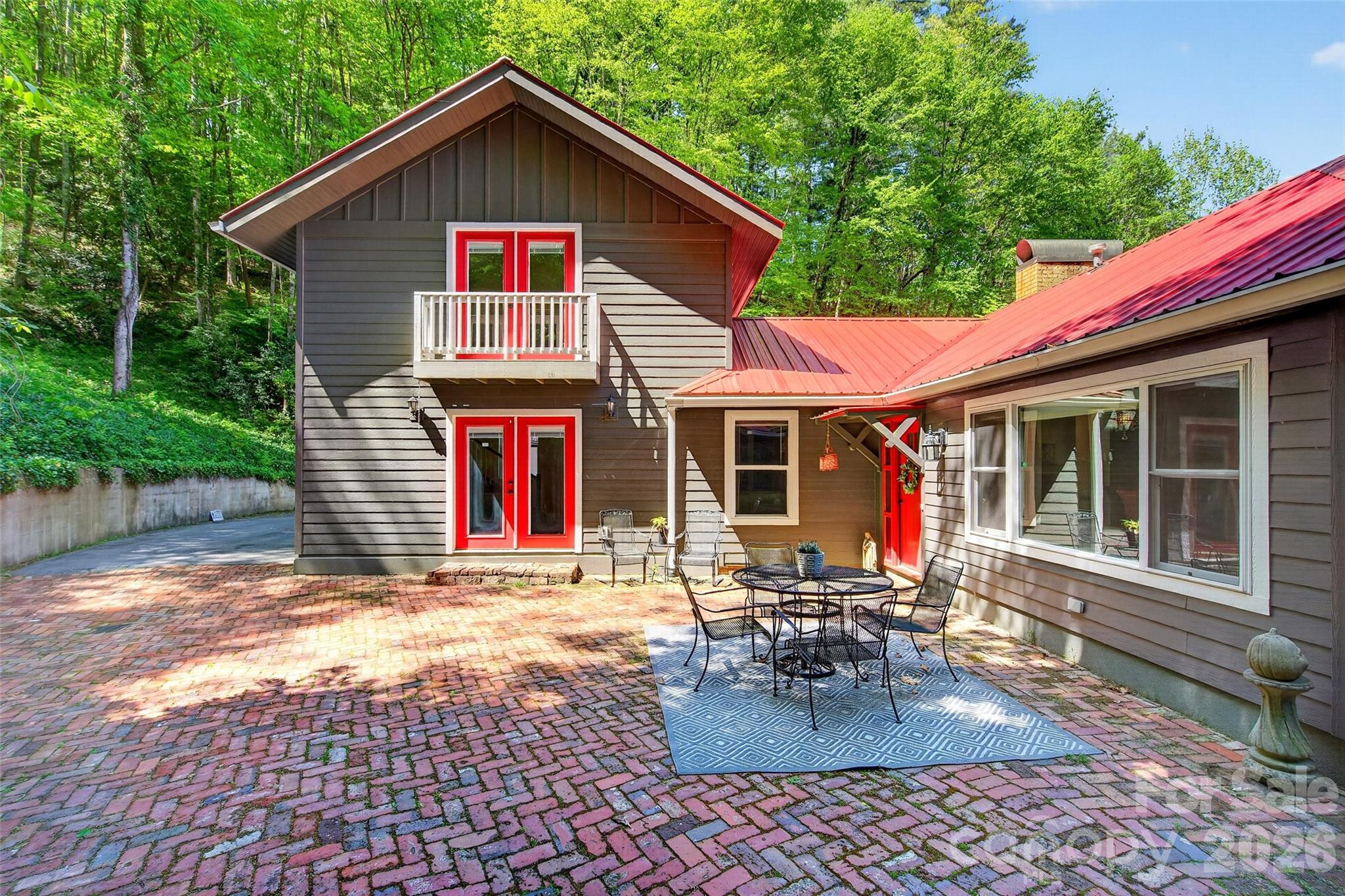 75 Old Lakey Gap Road