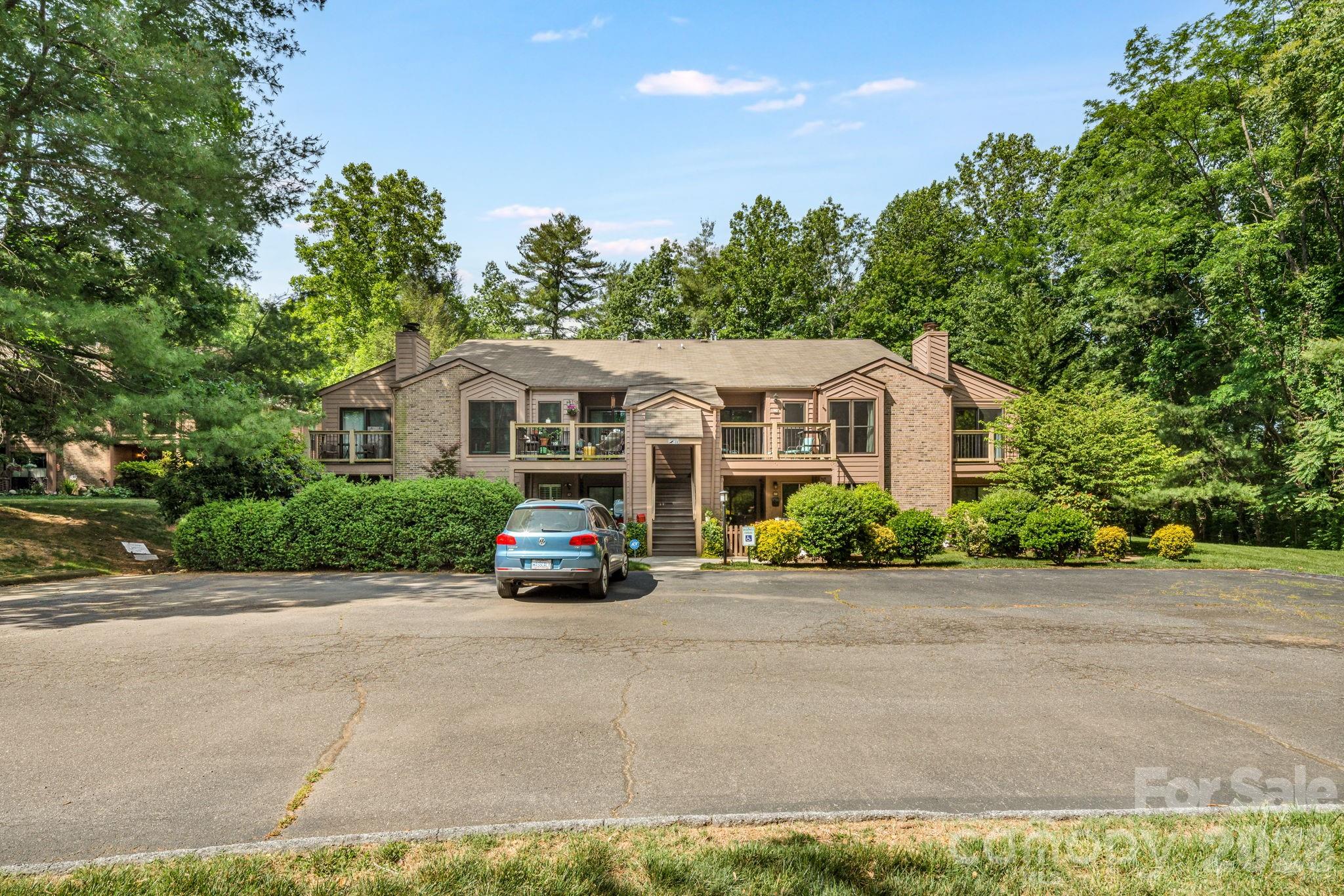 60 Ravencroft Lane
