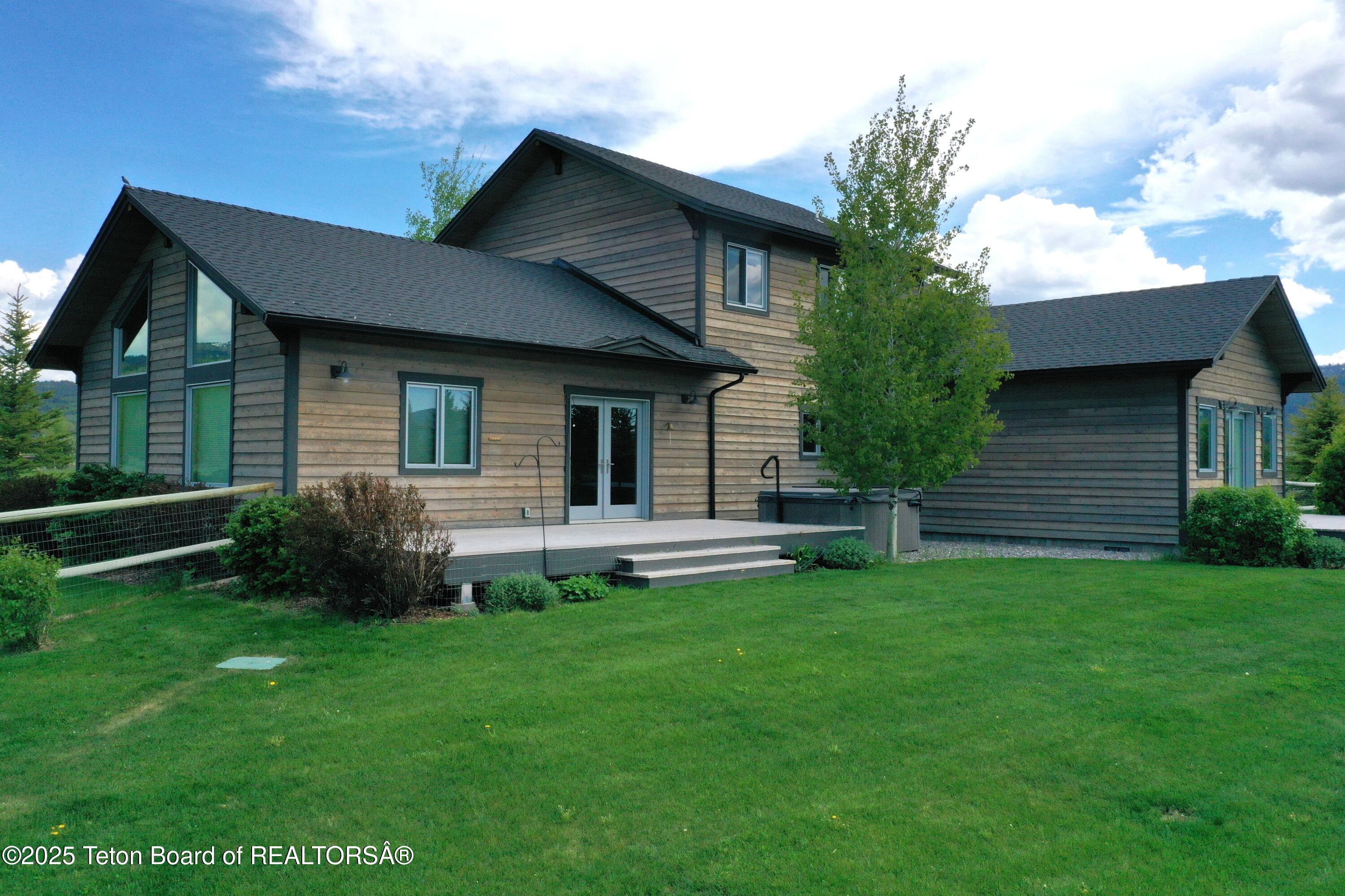 9075 NESTING EAGLES Loop