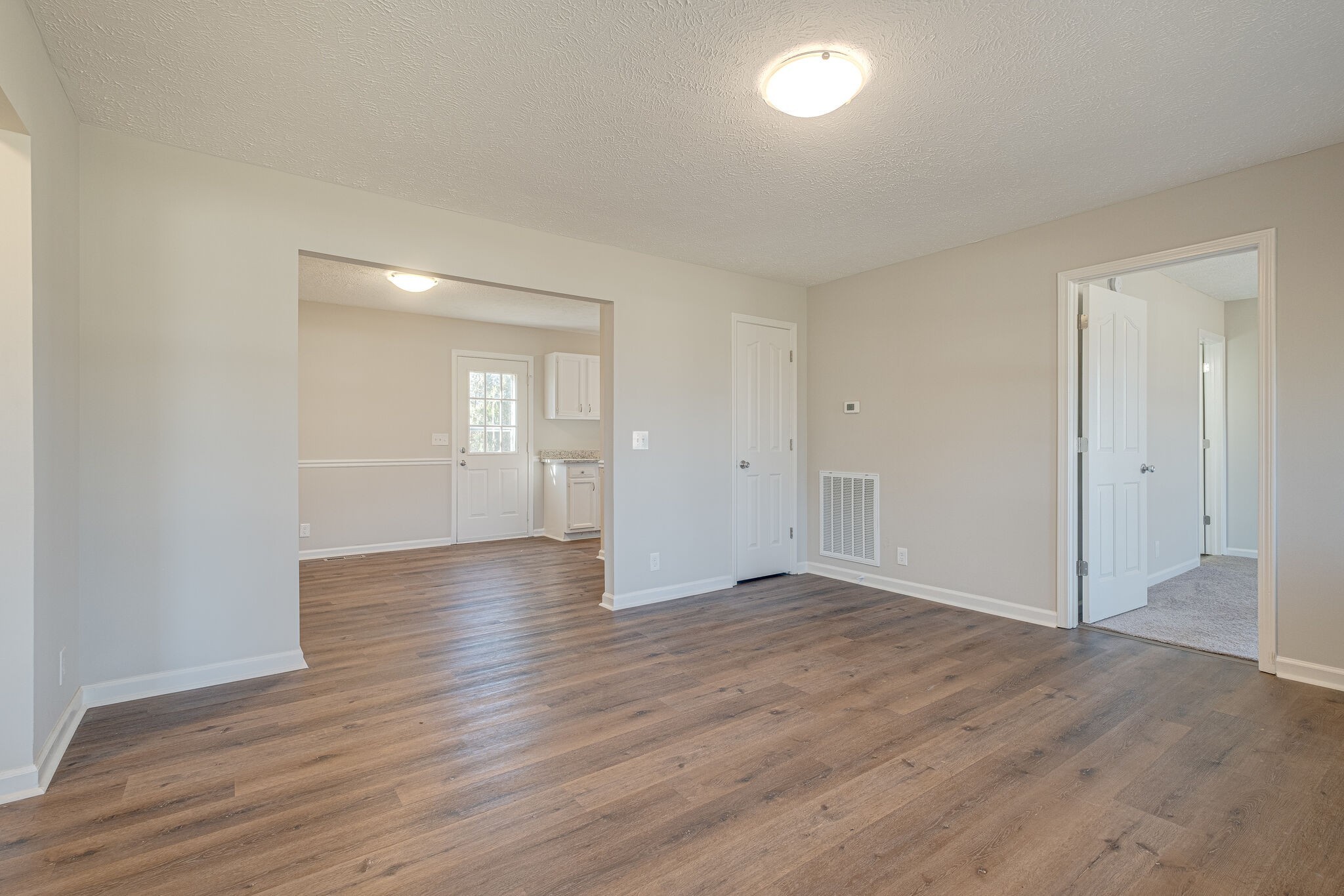 104 S Sunny Ridge Ct