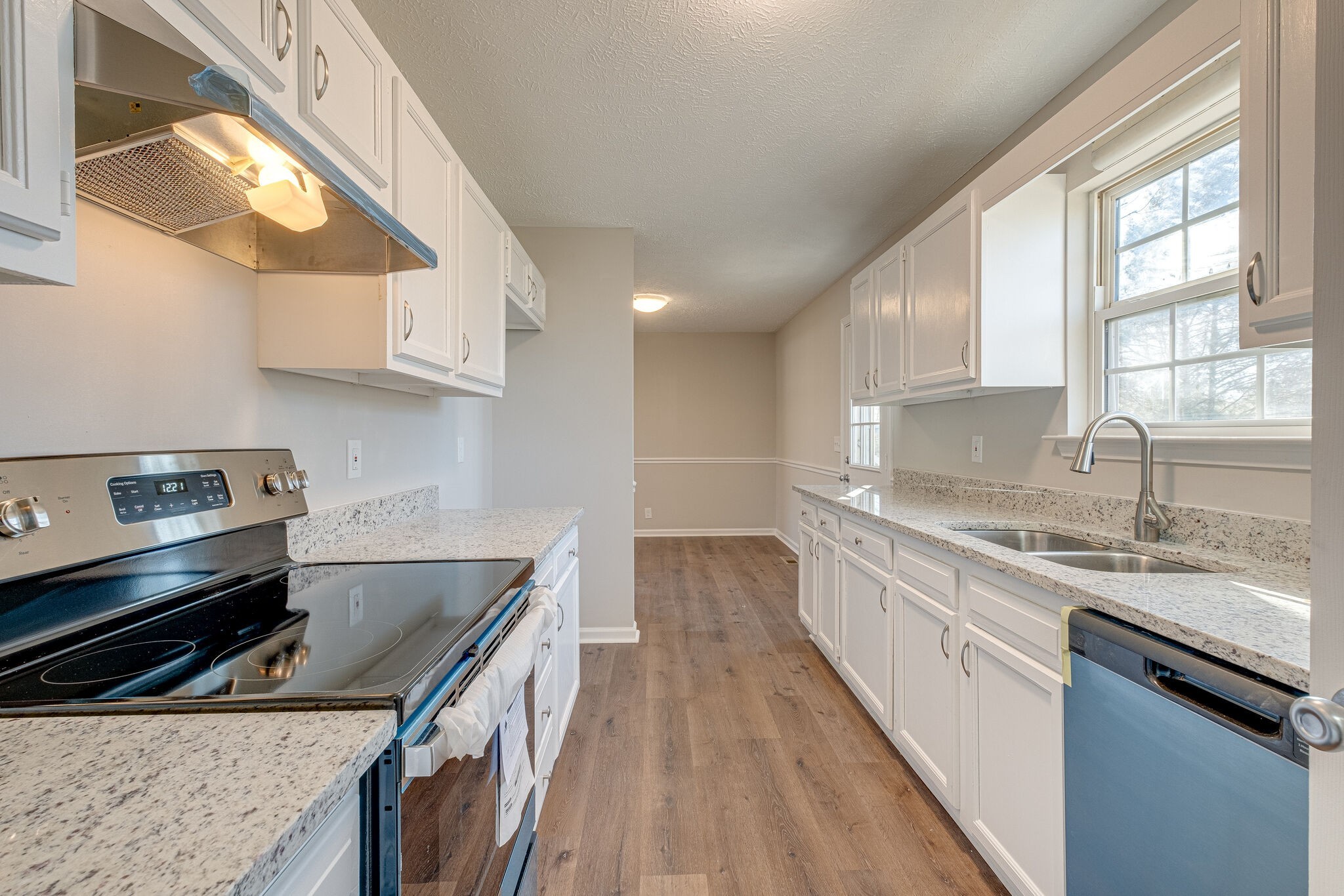 104 S Sunny Ridge Ct