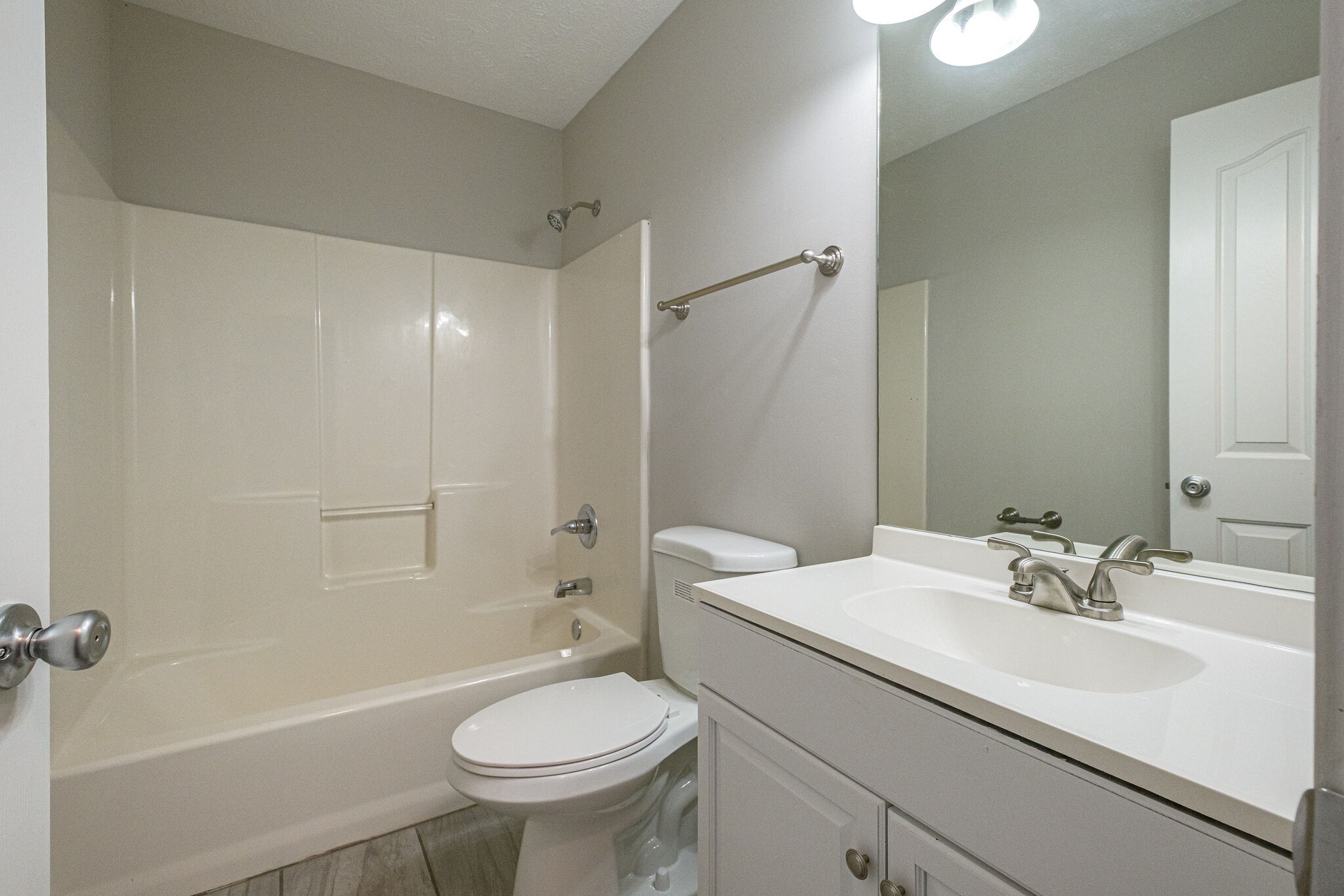 104 S Sunny Ridge Ct
