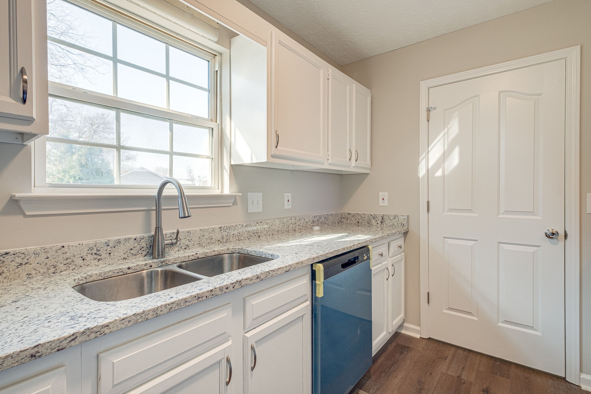 104 S Sunny Ridge Ct