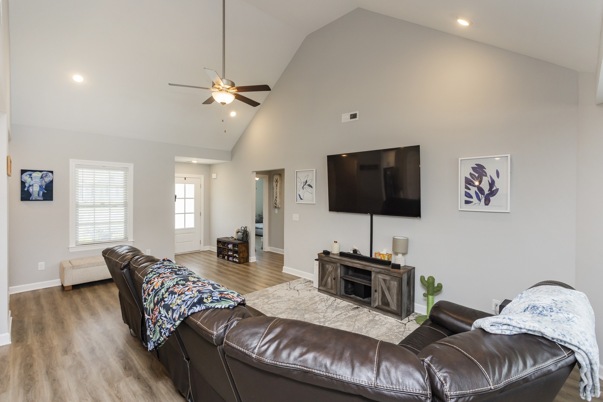 16 Pinnacle Point Ln