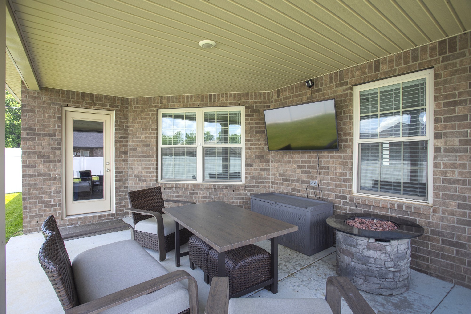 16 Pinnacle Point Ln