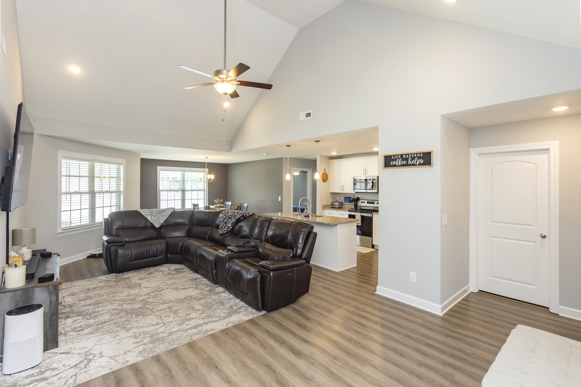 16 Pinnacle Point Ln