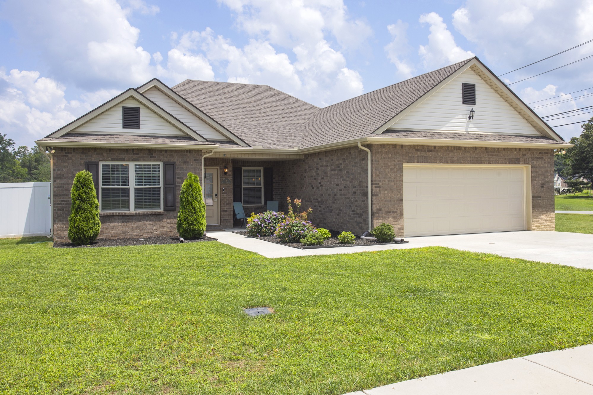 16 Pinnacle Point Ln