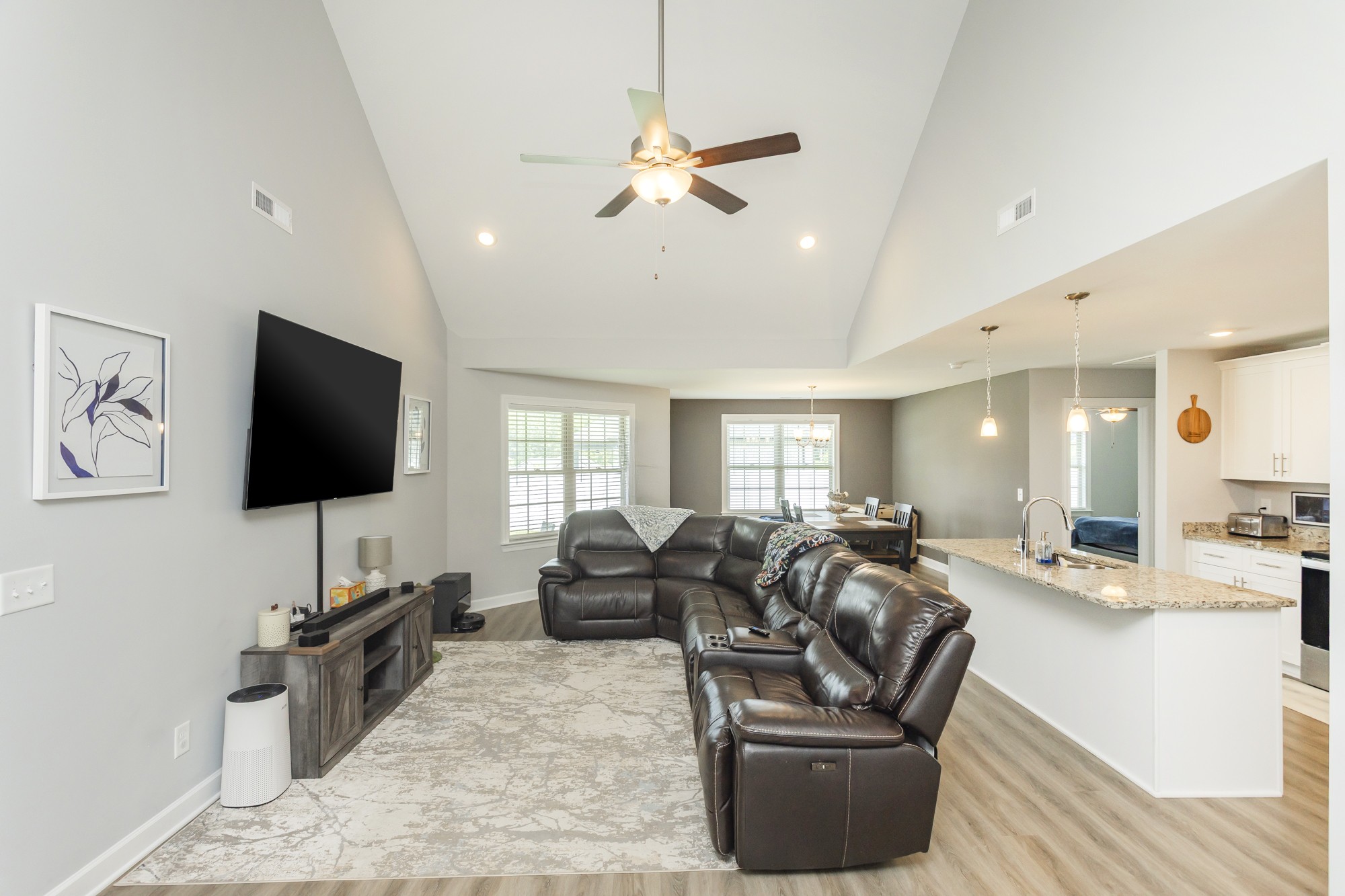 16 Pinnacle Point Ln