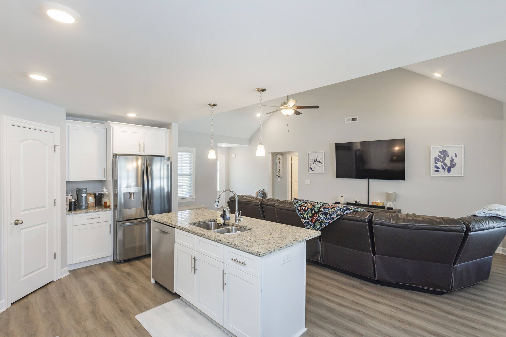 16 Pinnacle Point Ln