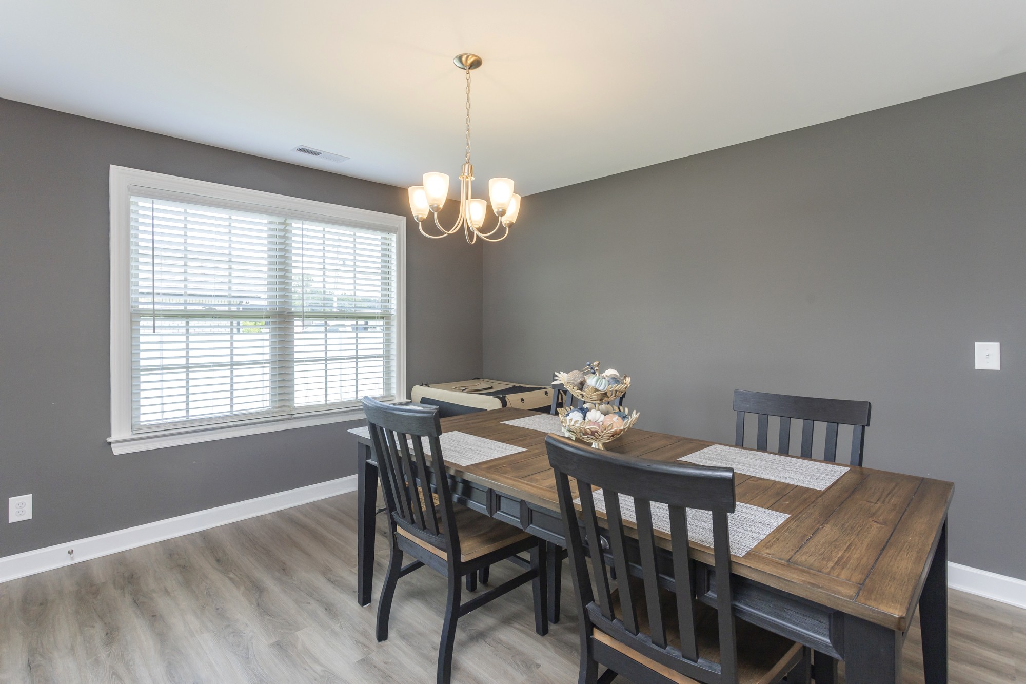 16 Pinnacle Point Ln