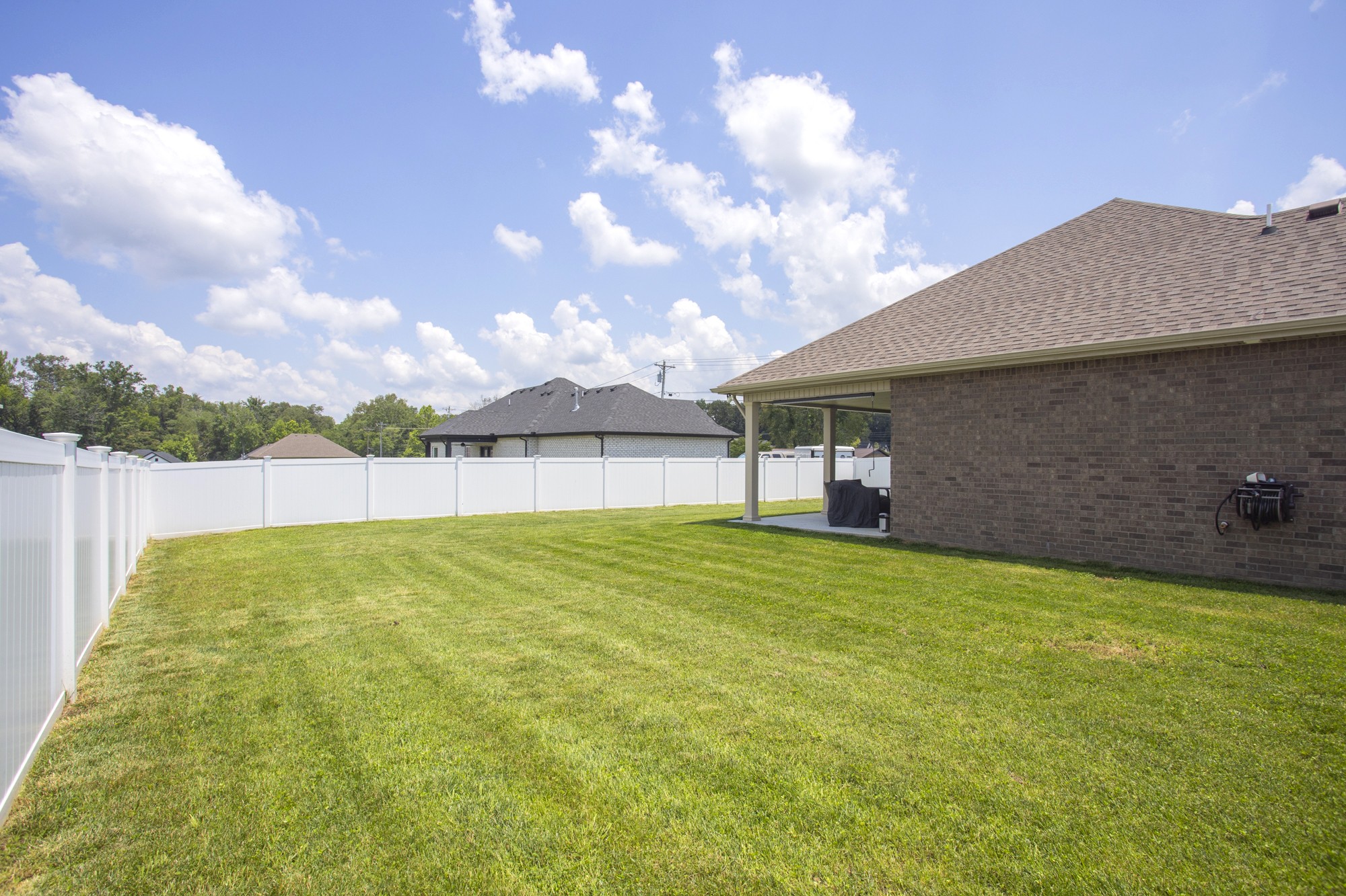 16 Pinnacle Point Ln