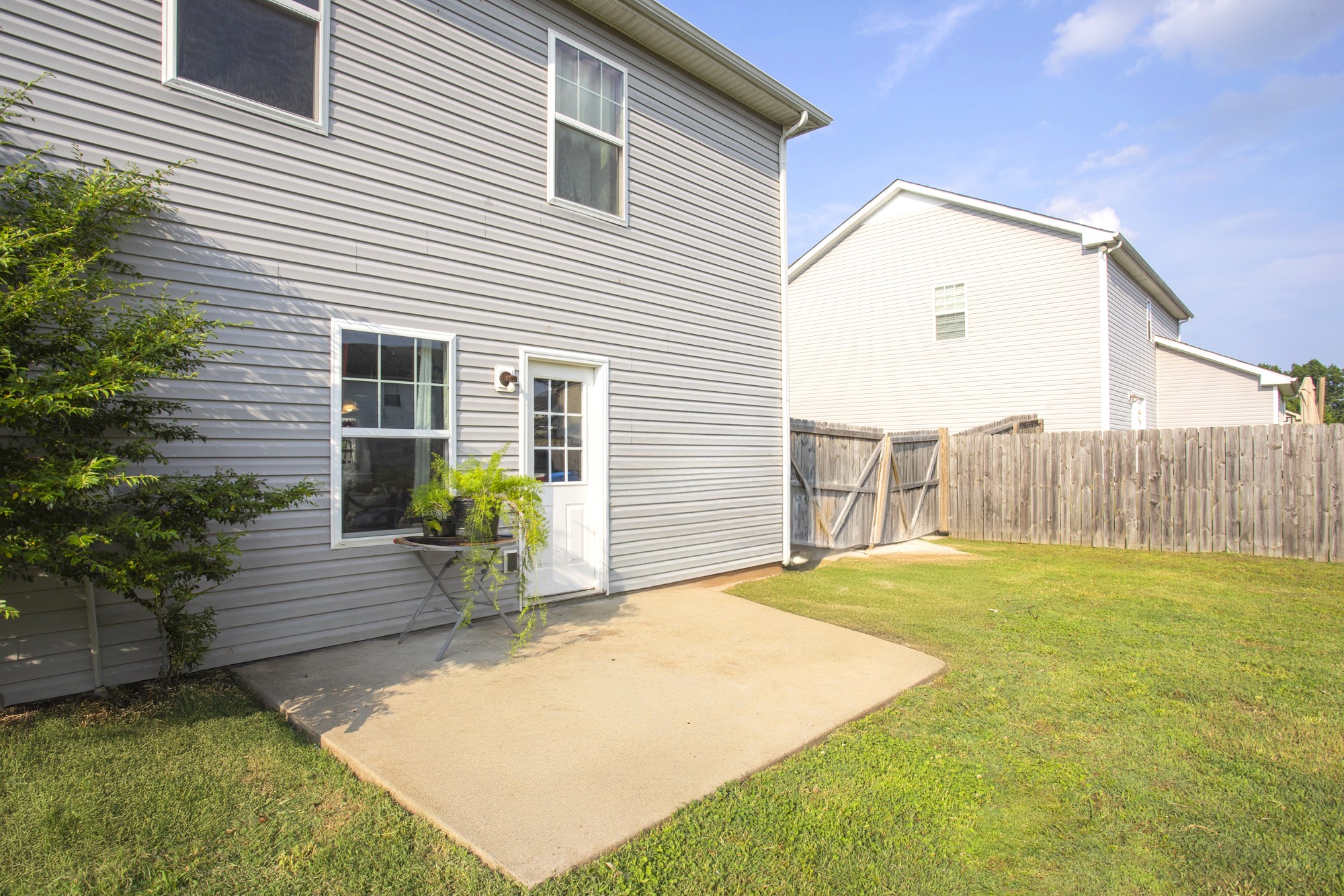 733 Hollandale Rd