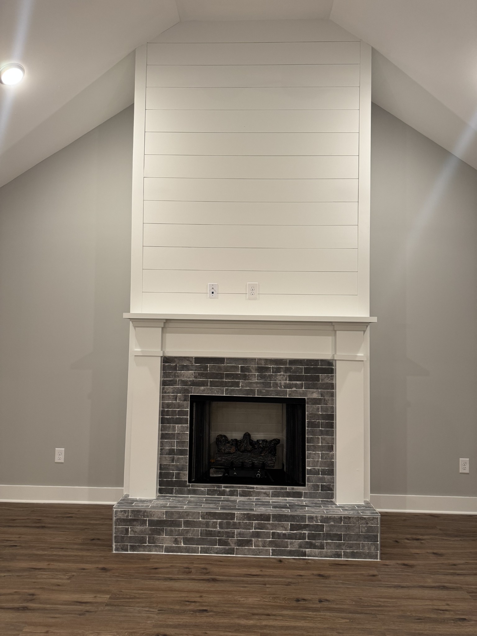 83 Copperas Creek Falls Rd