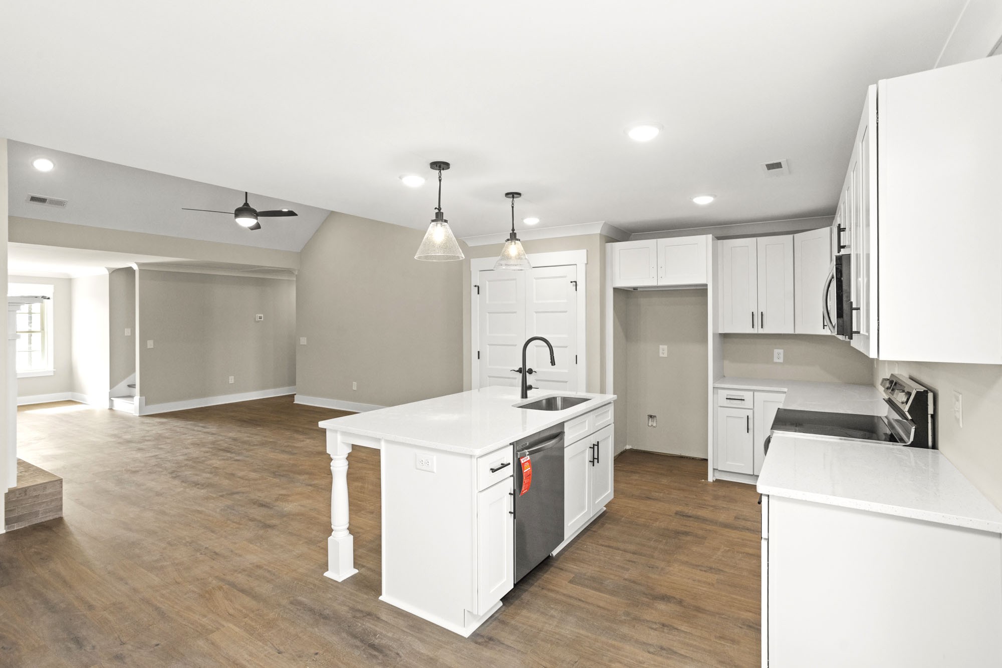 381 Copperas Creek Rd