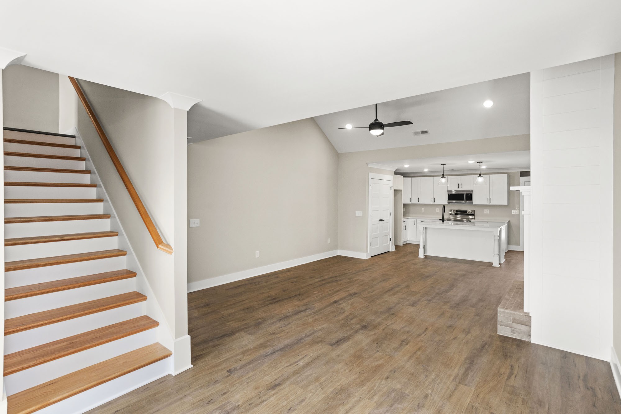 381 Copperas Creek Rd