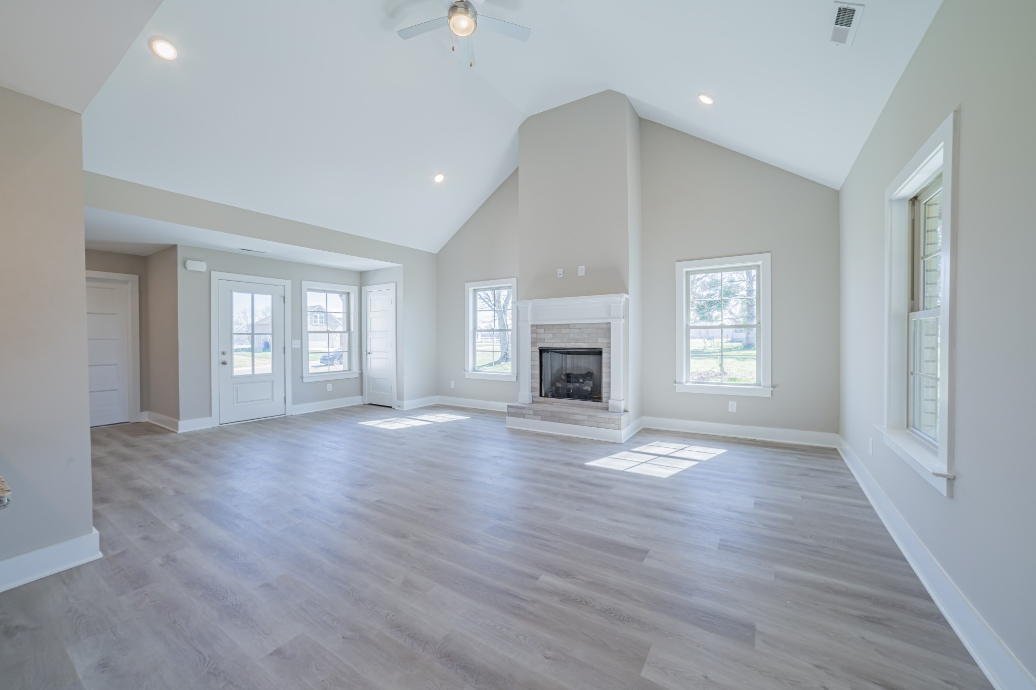 381 Copperas Creek Rd