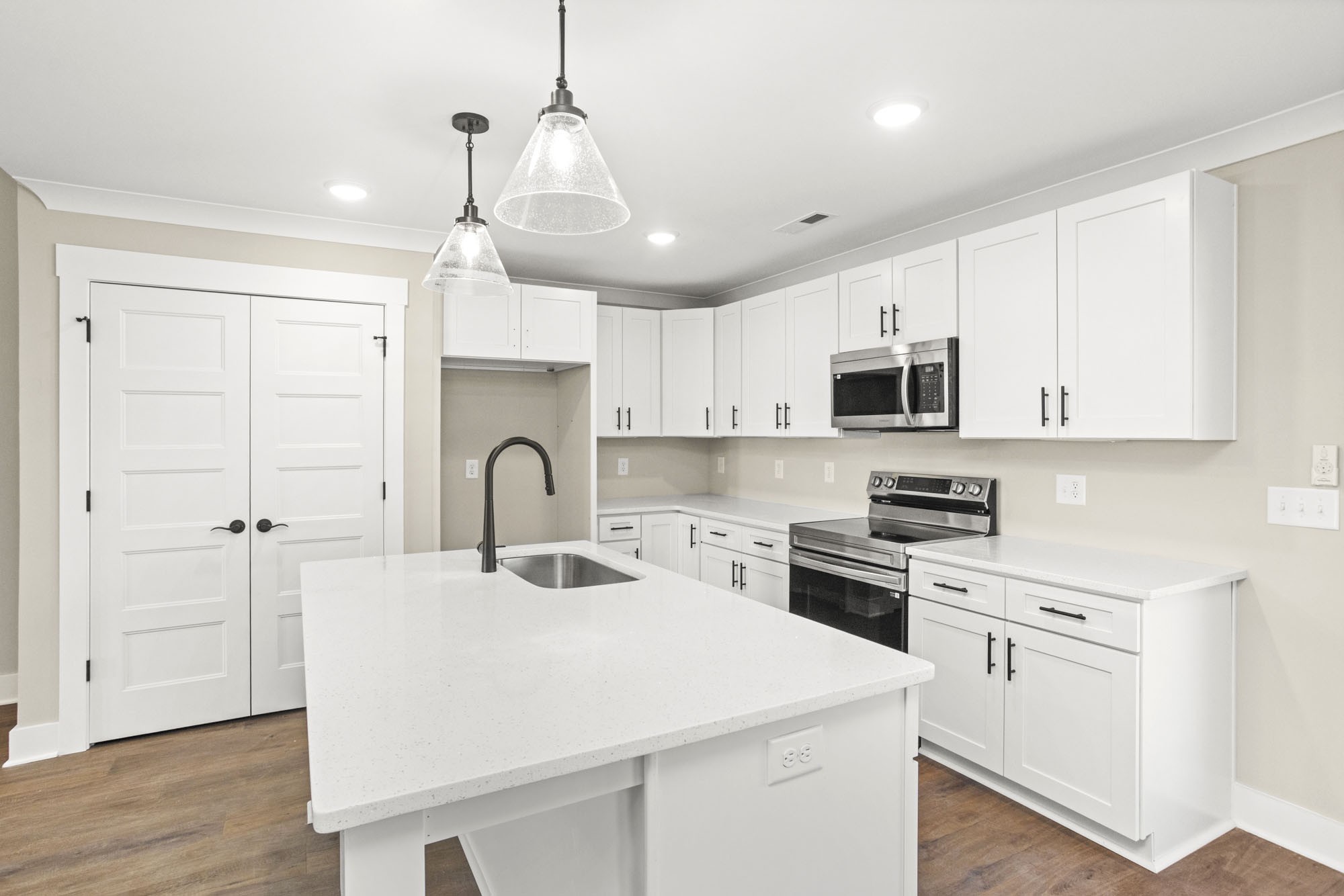 381 Copperas Creek Rd