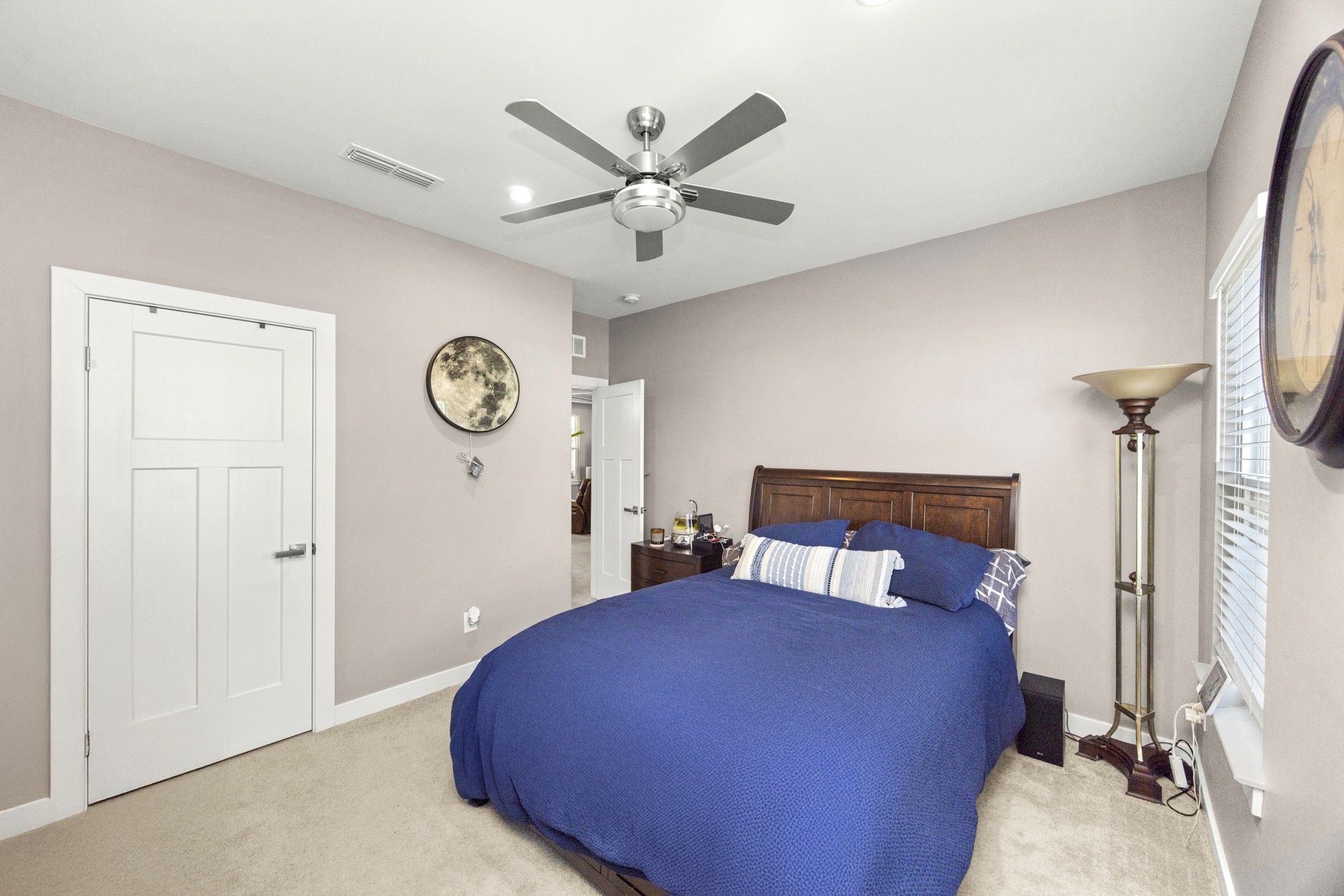 2111 Hideaway Ln
