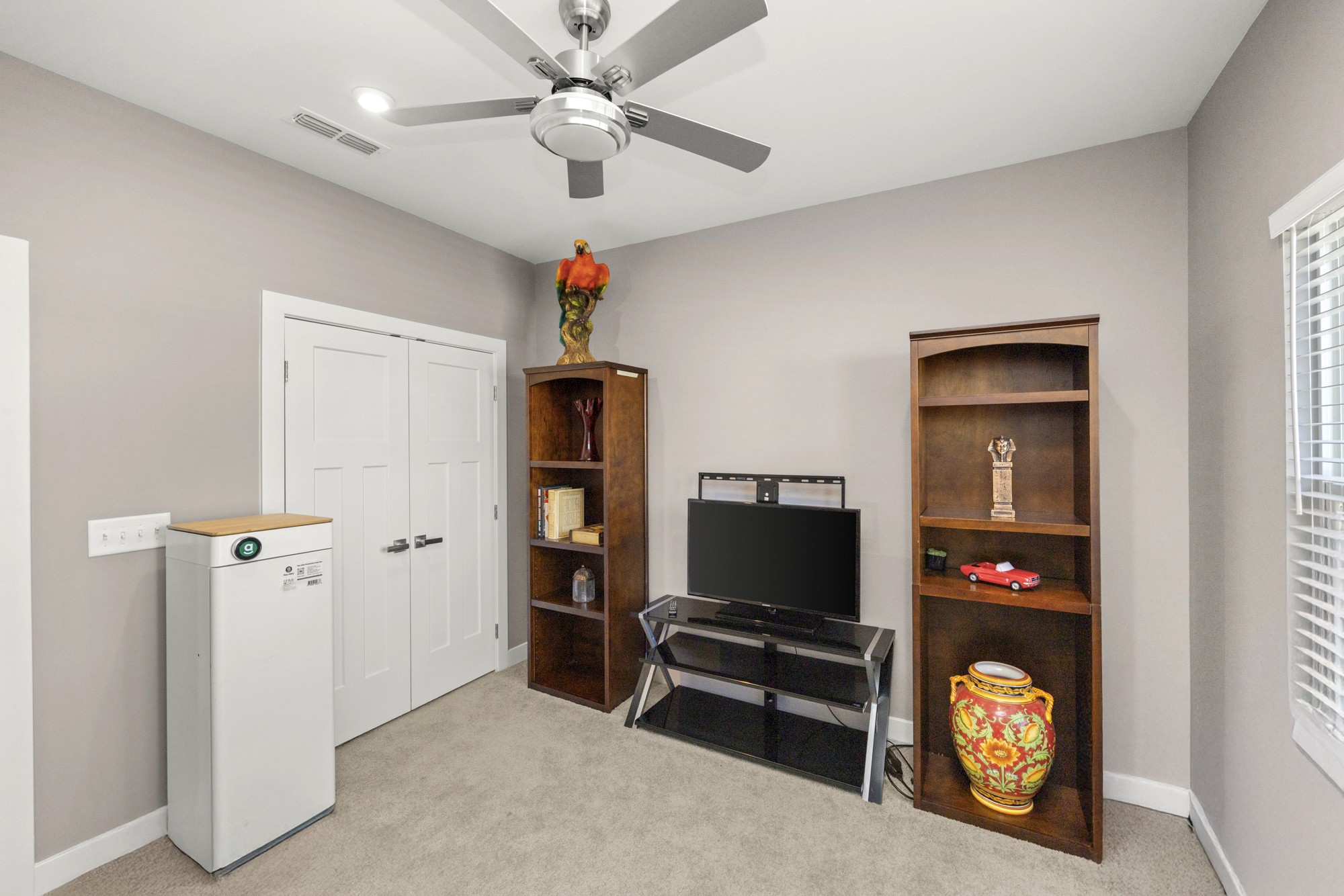 2111 Hideaway Ln