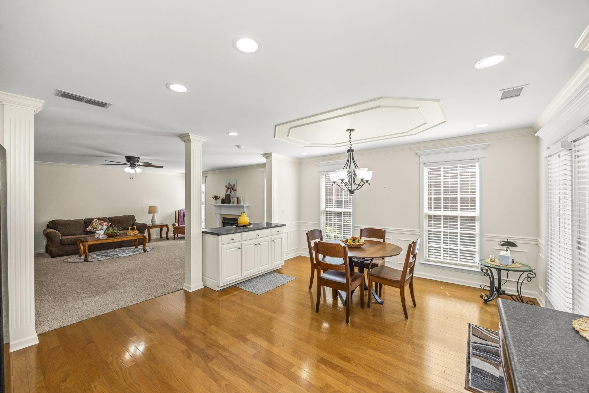 3323 Berryside Dr