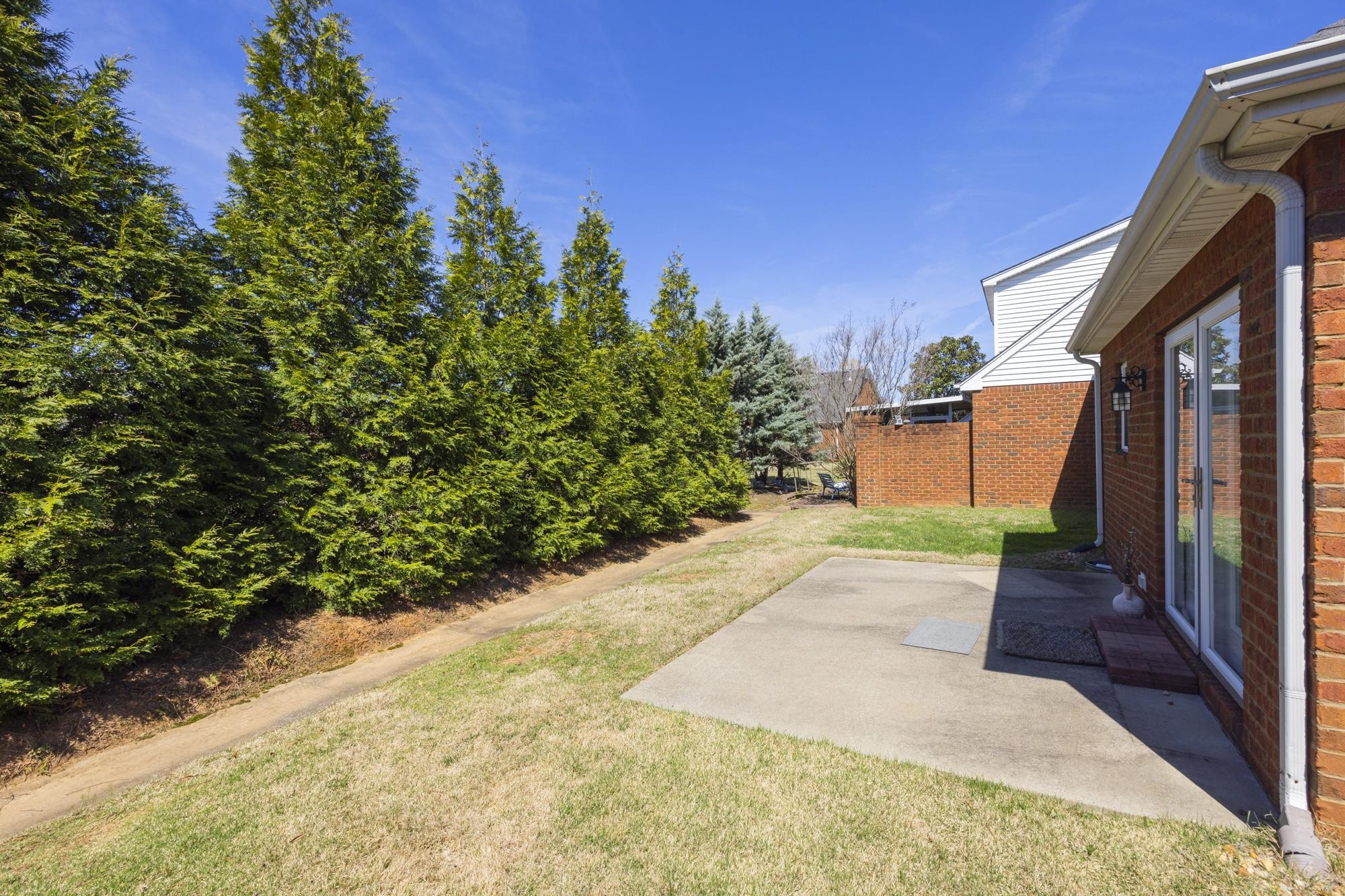 3323 Berryside Dr