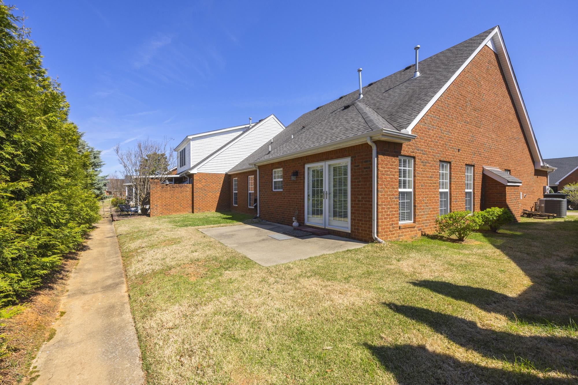 3323 Berryside Dr