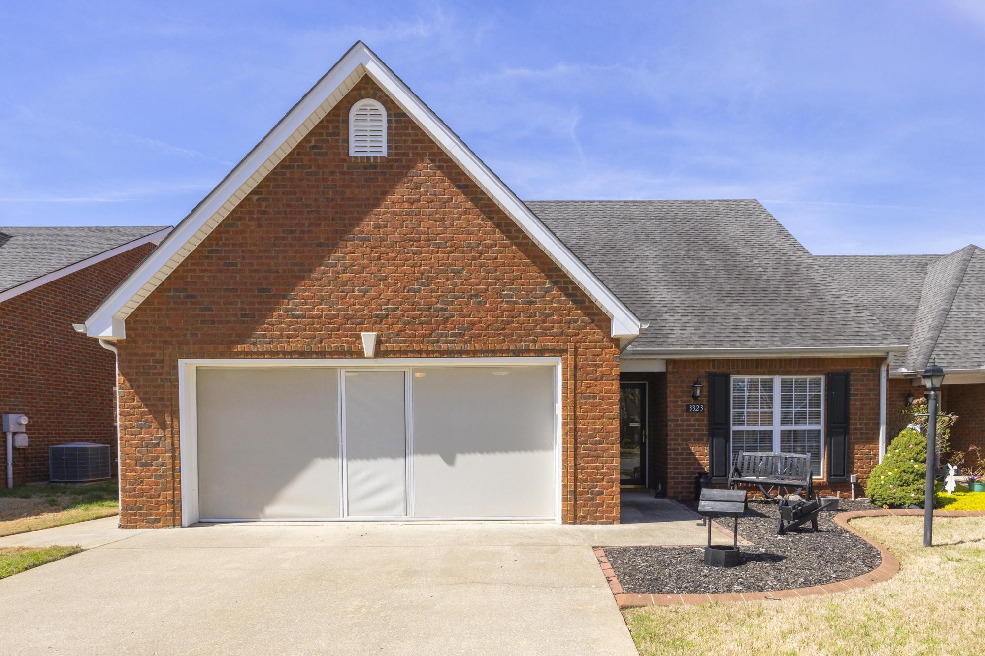 3323 Berryside Dr