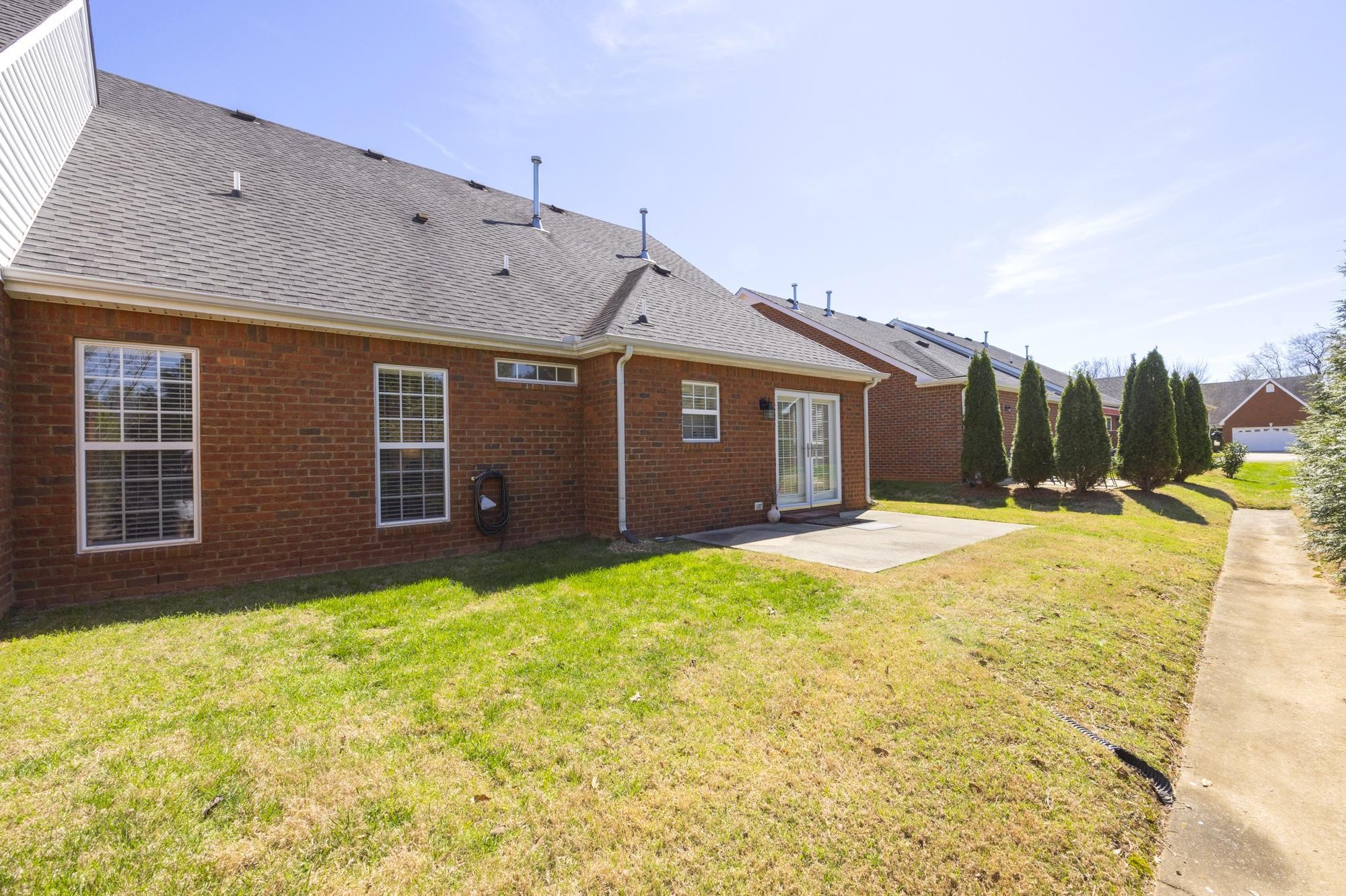 3323 Berryside Dr