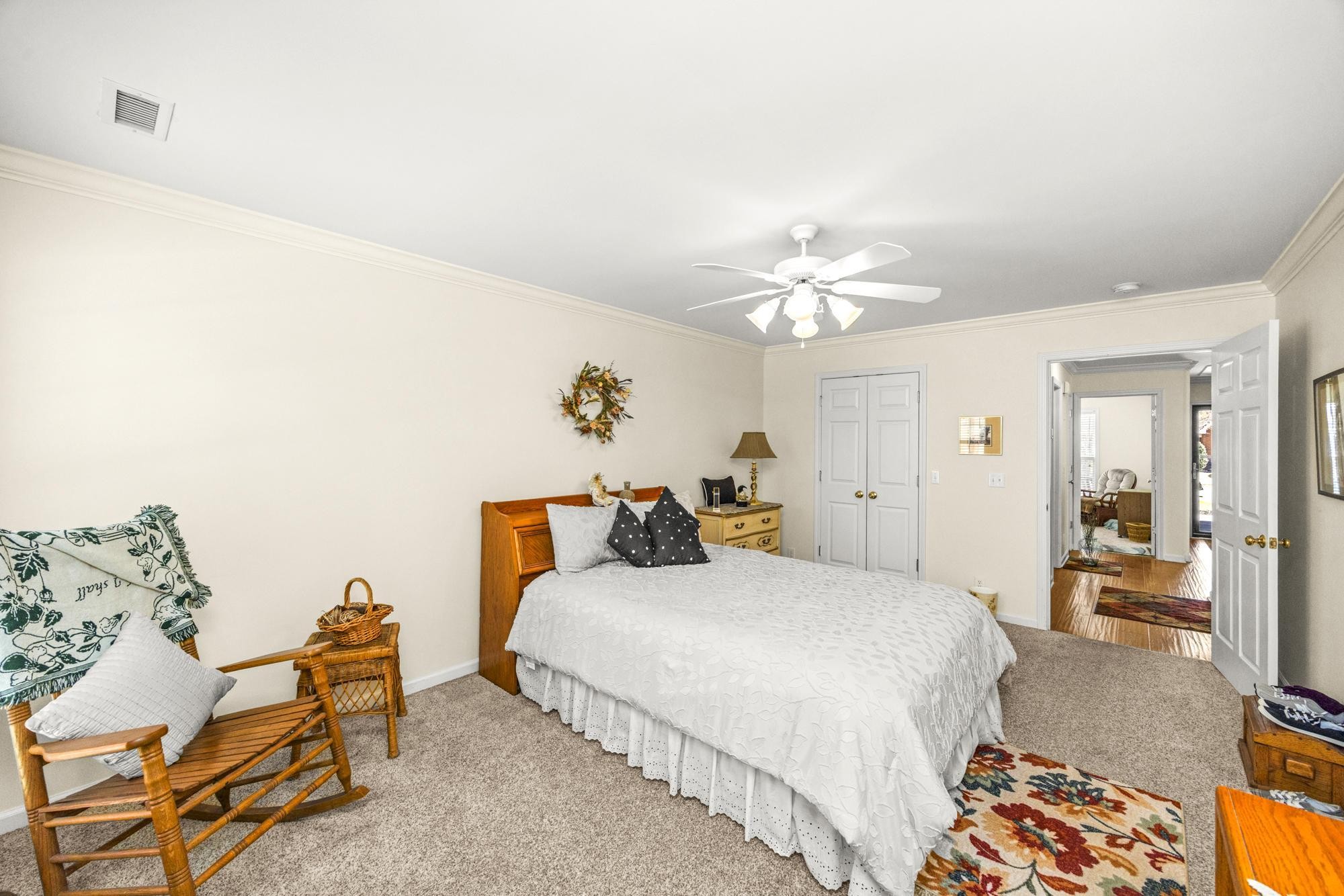 3323 Berryside Dr