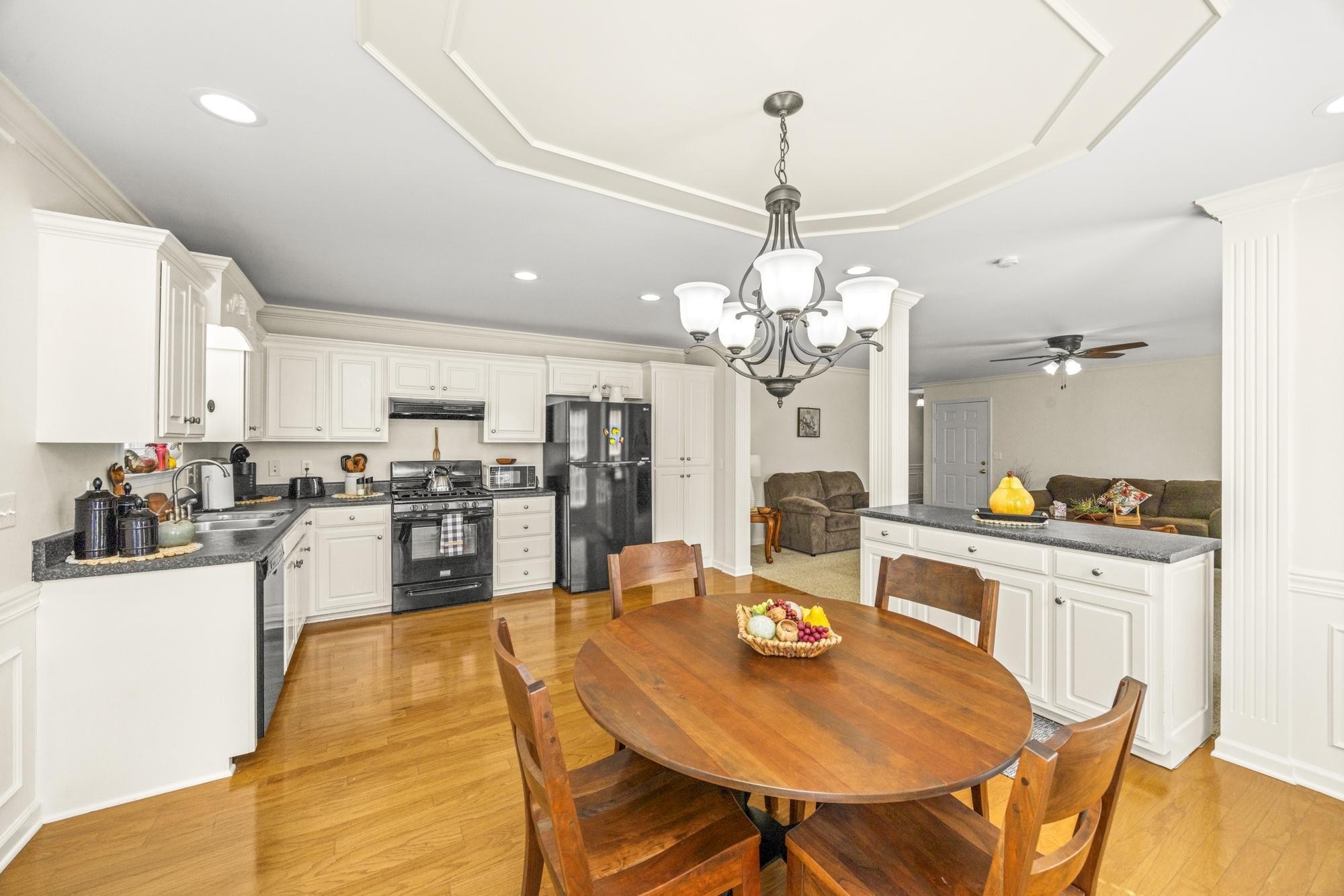 3323 Berryside Dr