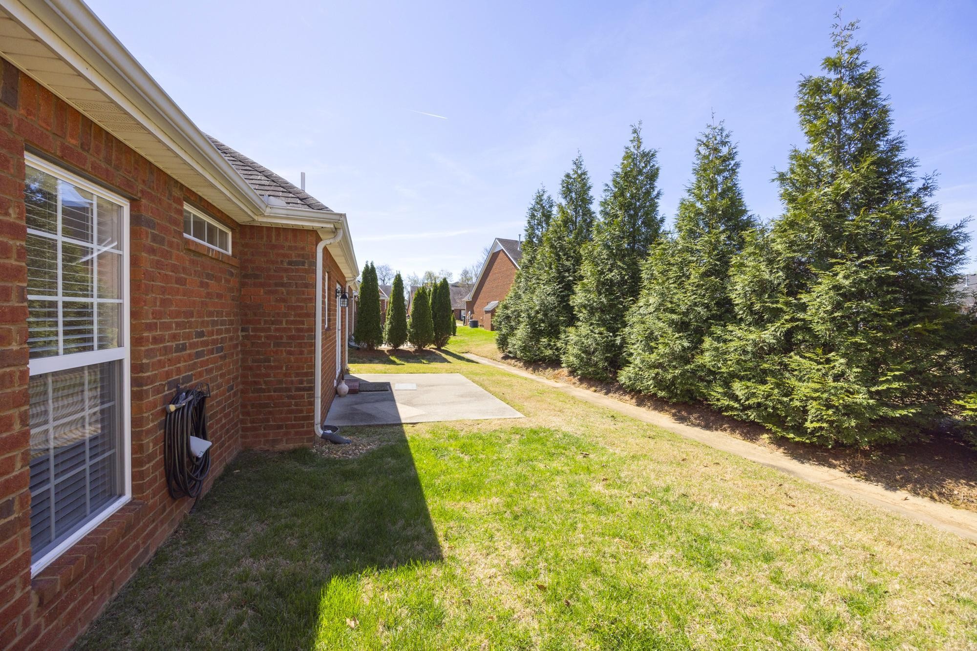 3323 Berryside Dr
