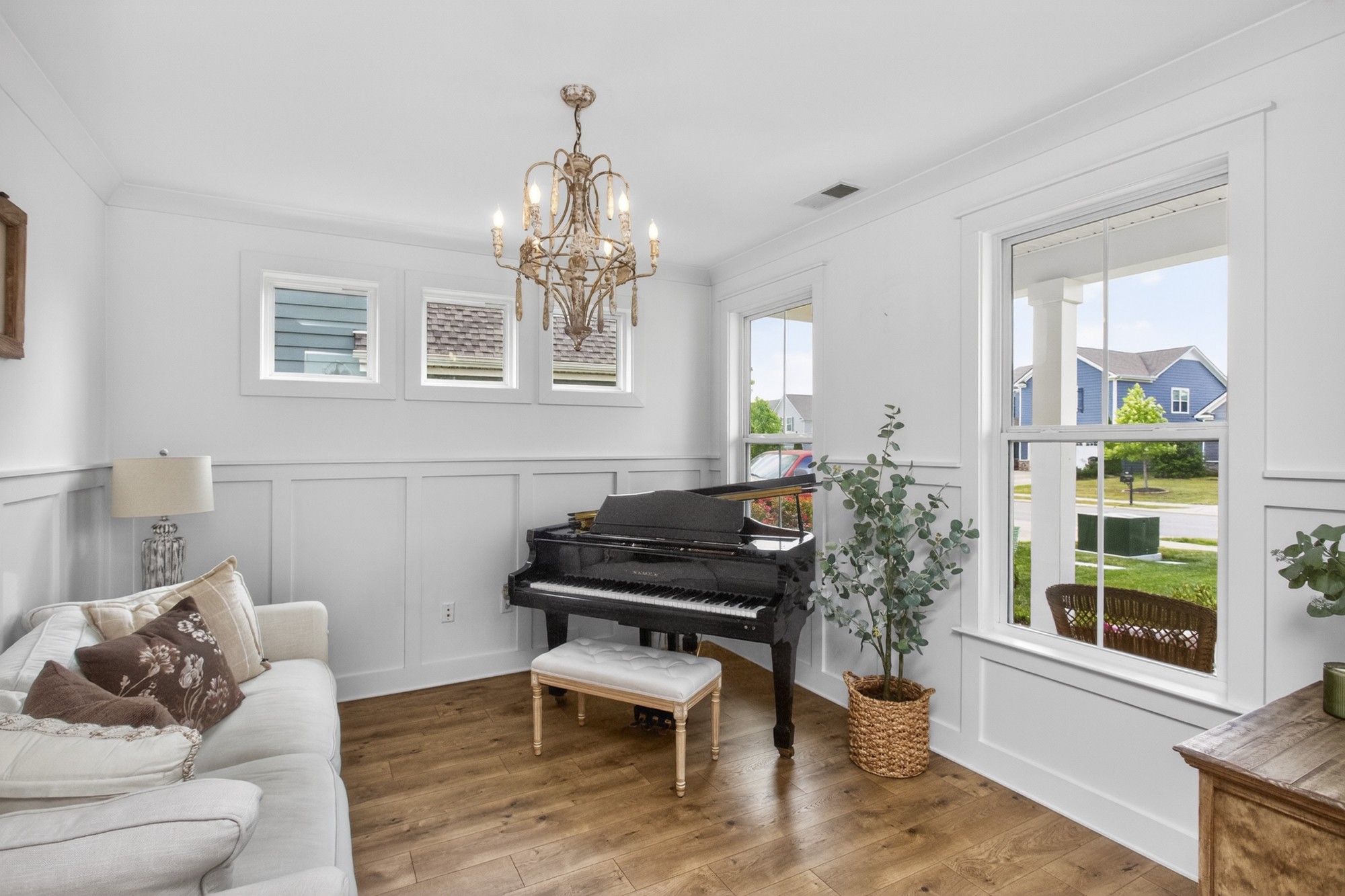 5440 Pointer Pl