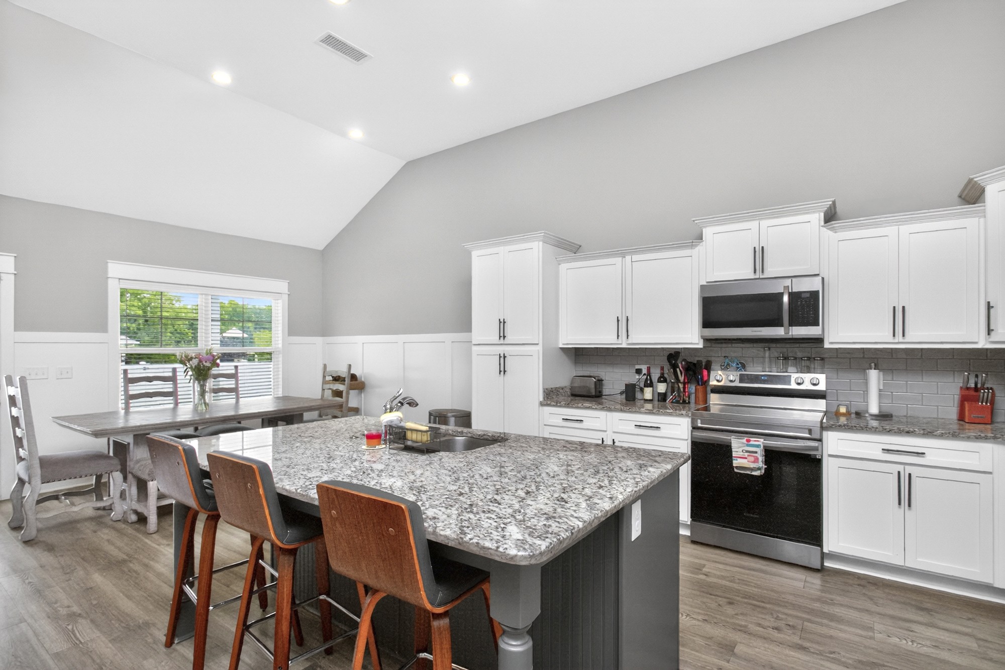 3415 Plum Leaf Pl