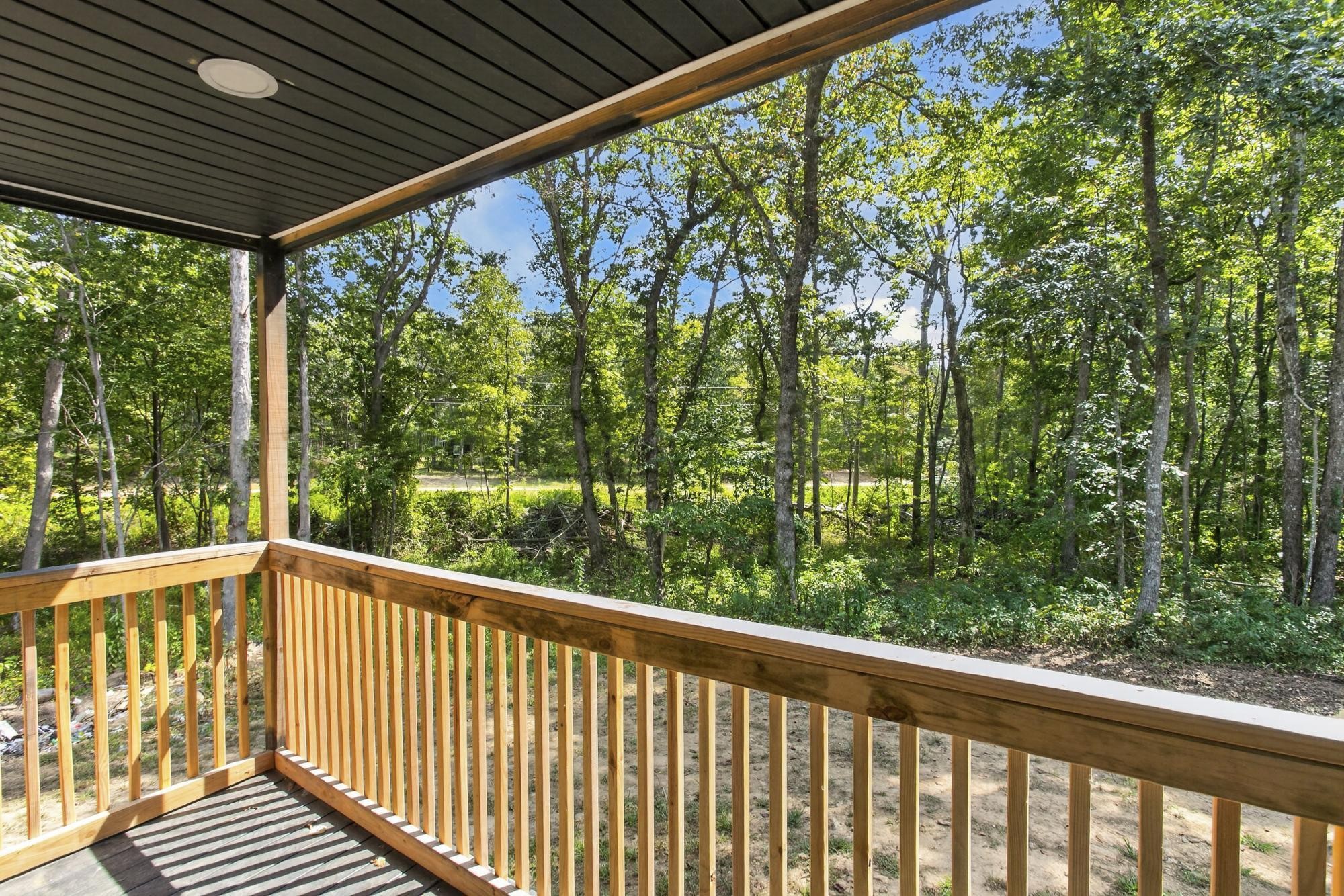 332 Meadow Ln