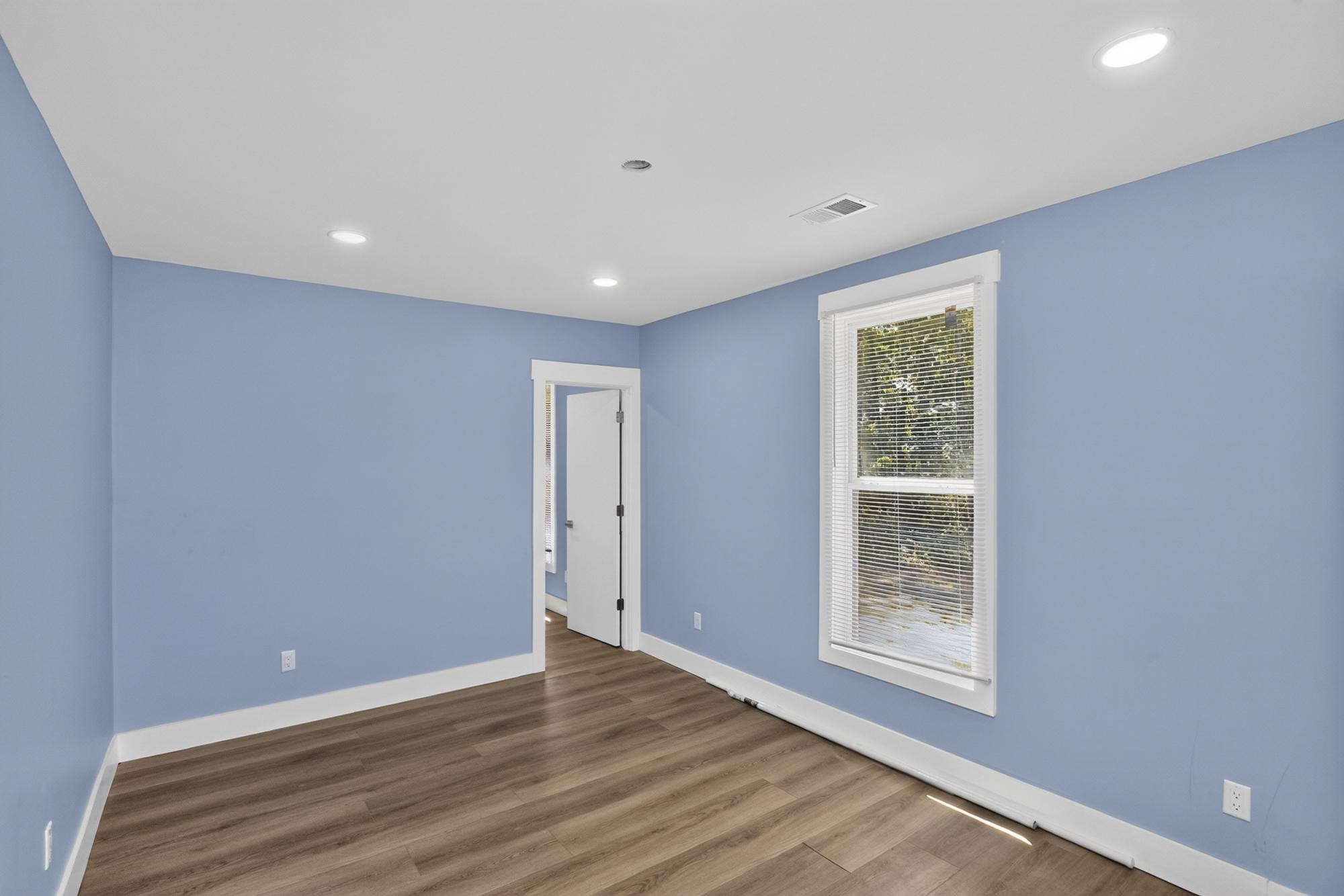 332 Meadow Ln
