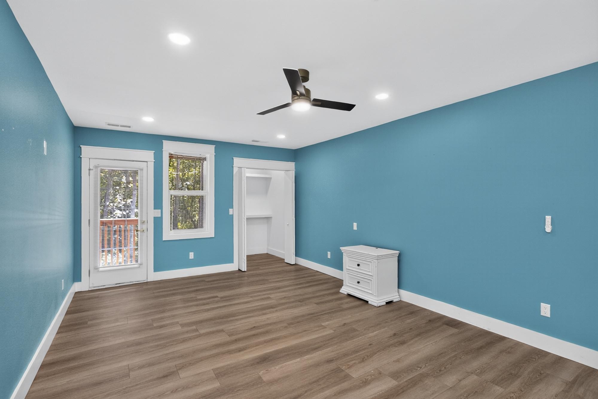 332 Meadow Ln