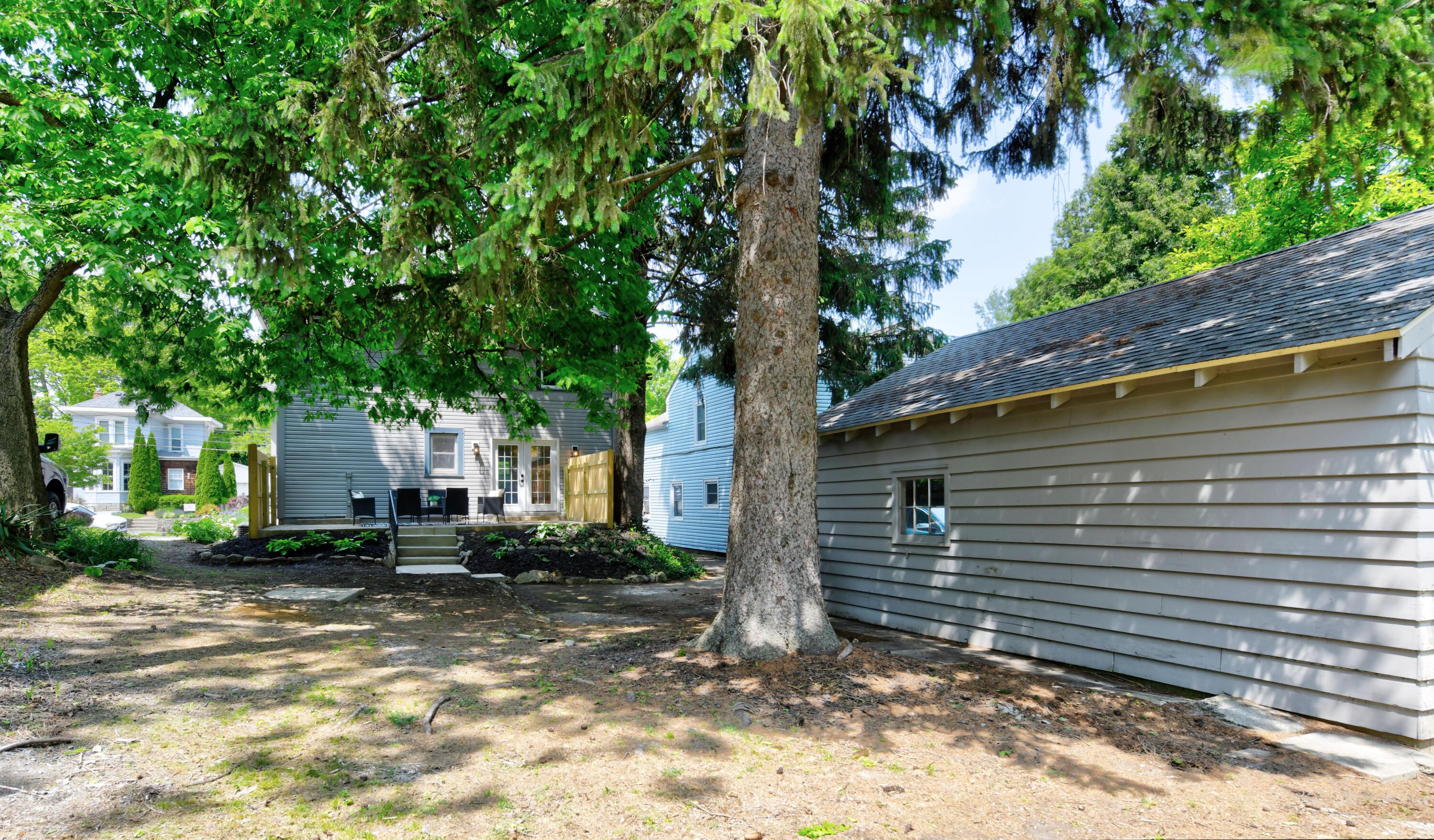 103 Oak Hill Avenue